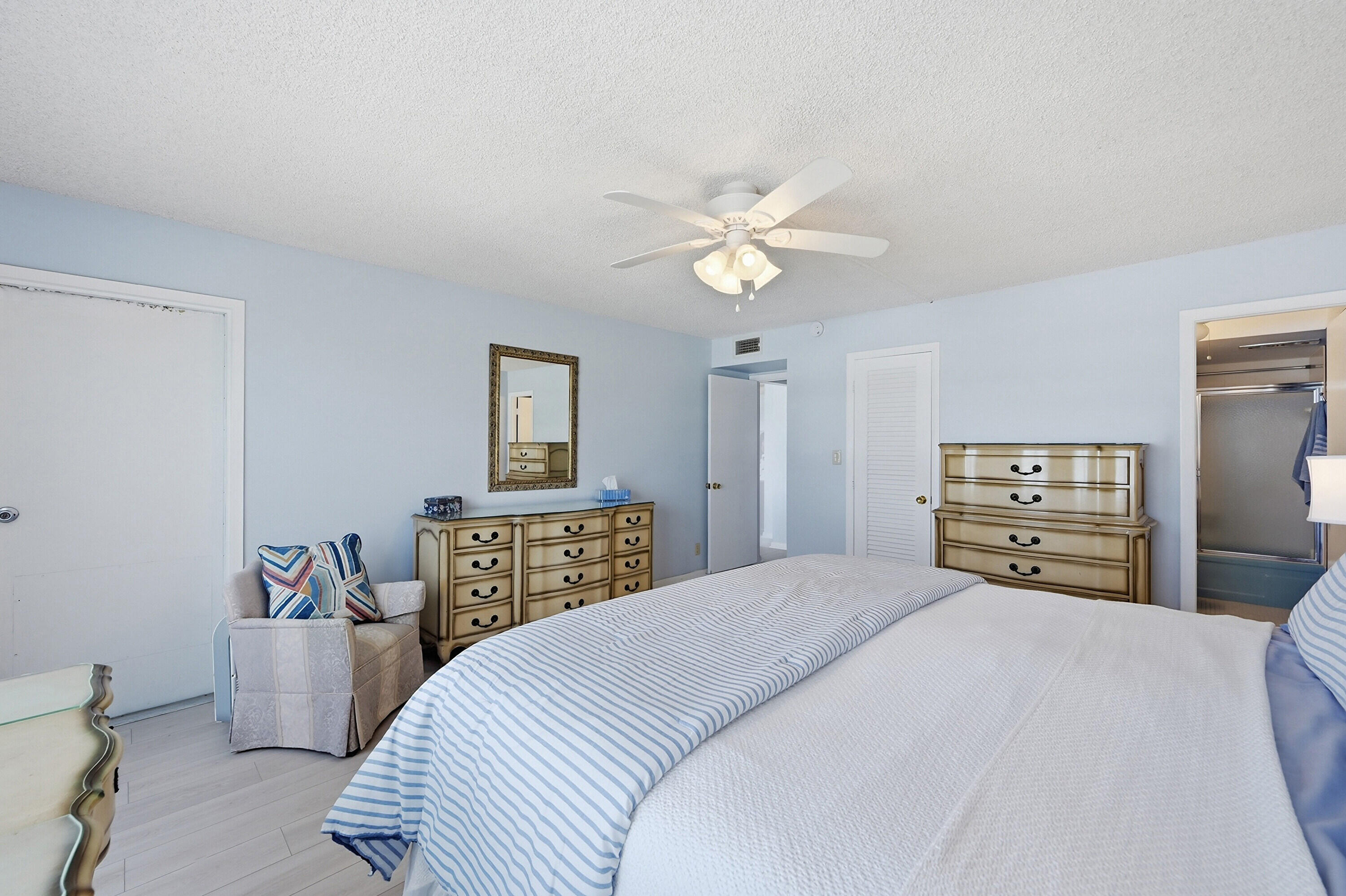 LEISURE MAR CONDO - Residential