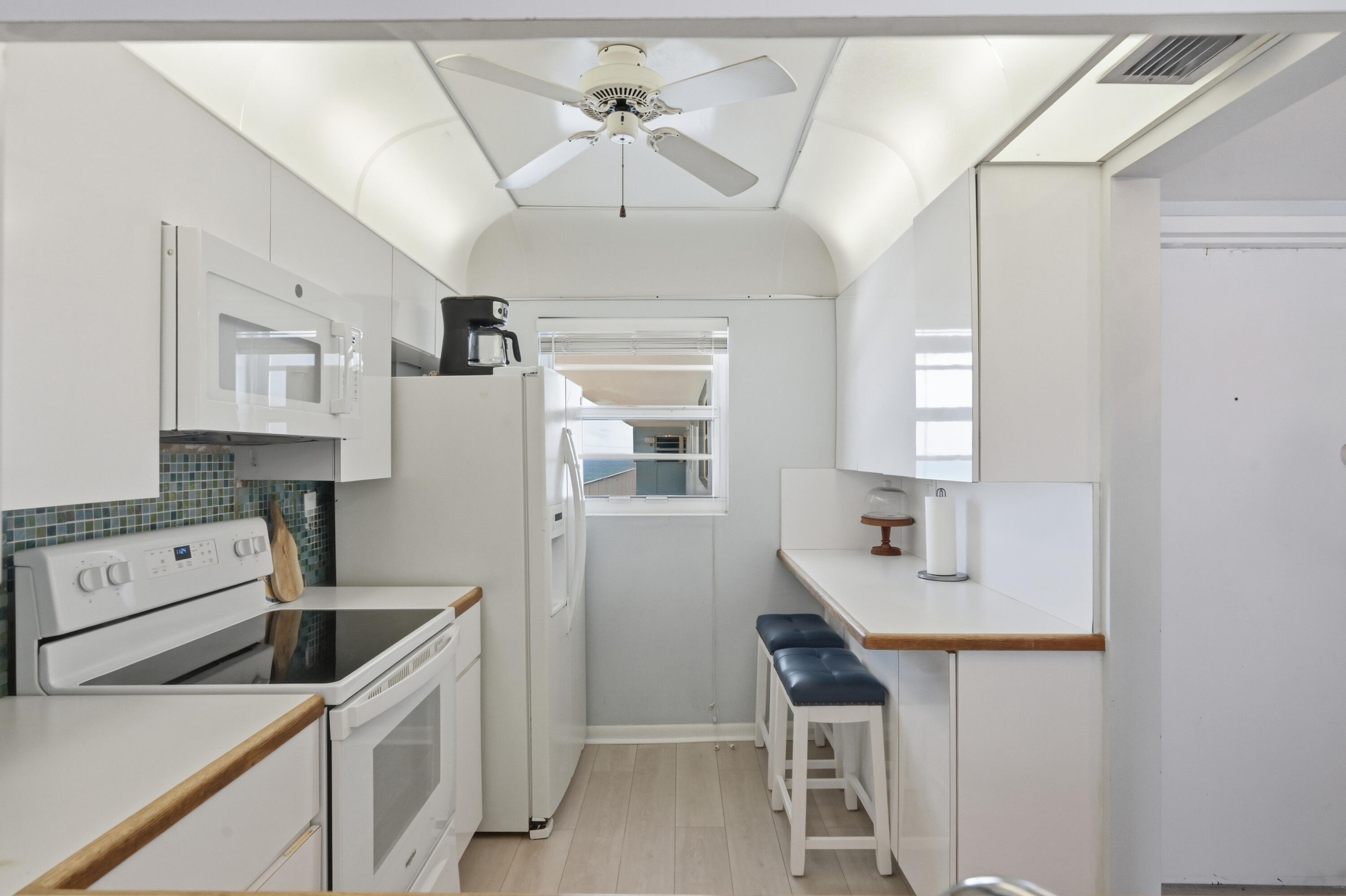 LEISURE MAR CONDO - Residential