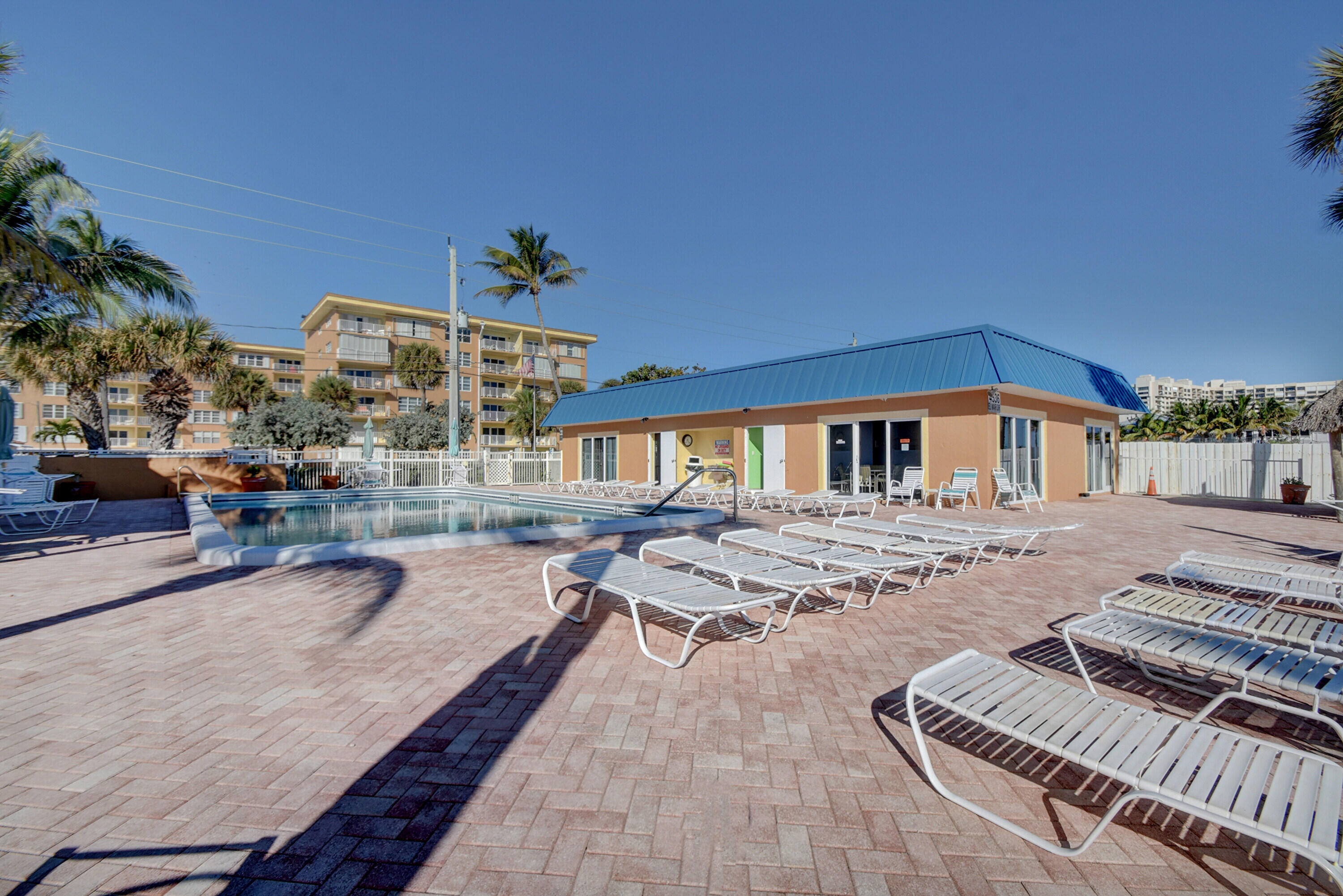 LEISURE MAR CONDO - Residential