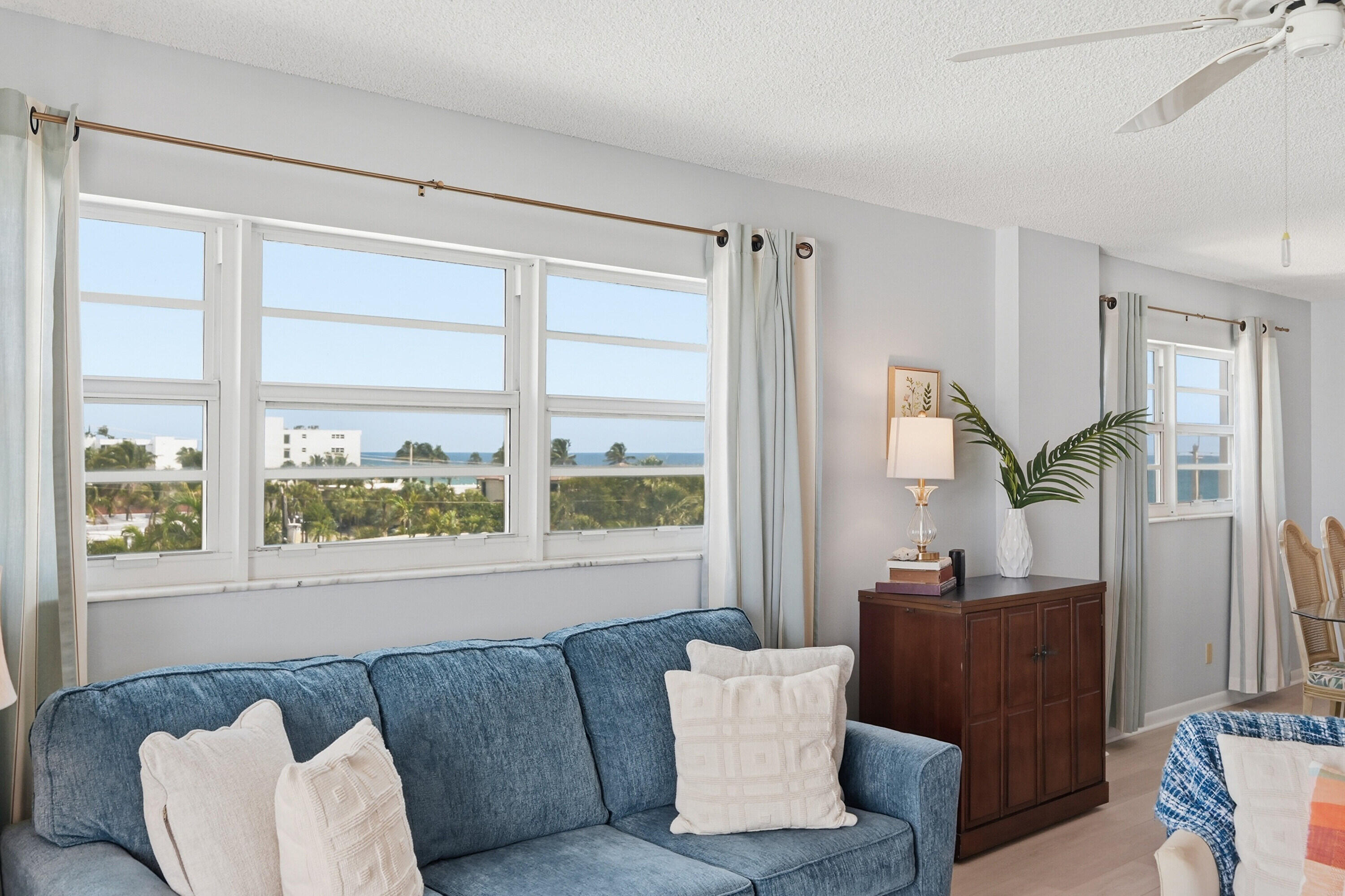 LEISURE MAR CONDO - Residential