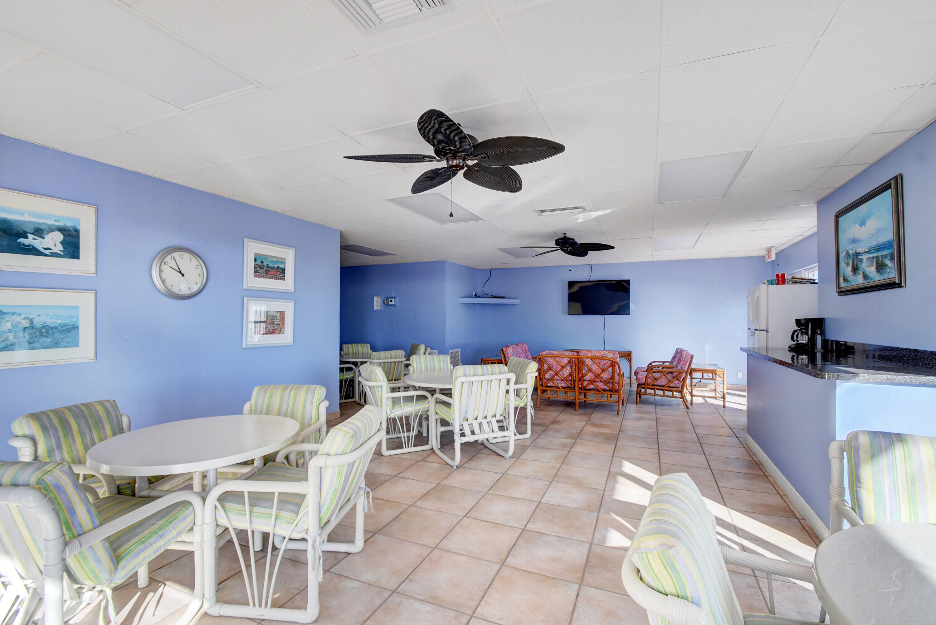 LEISURE MAR CONDO - Residential