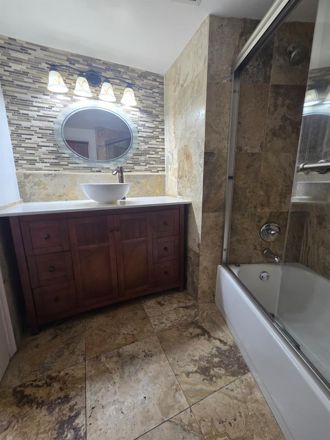 The Oaks Condo - Residential Lease