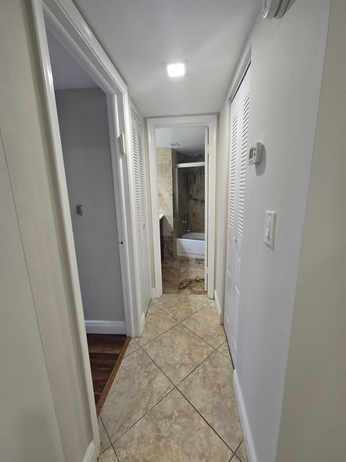 The Oaks Condo - Residential Lease