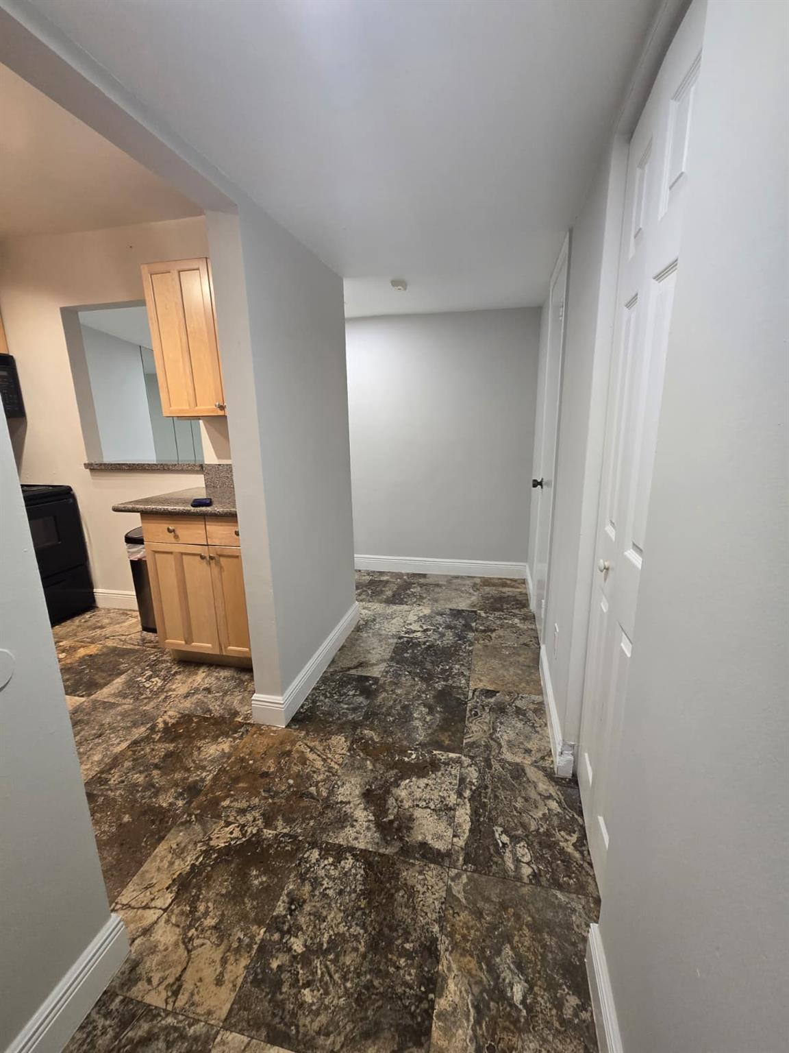 The Oaks Condo - Residential Lease