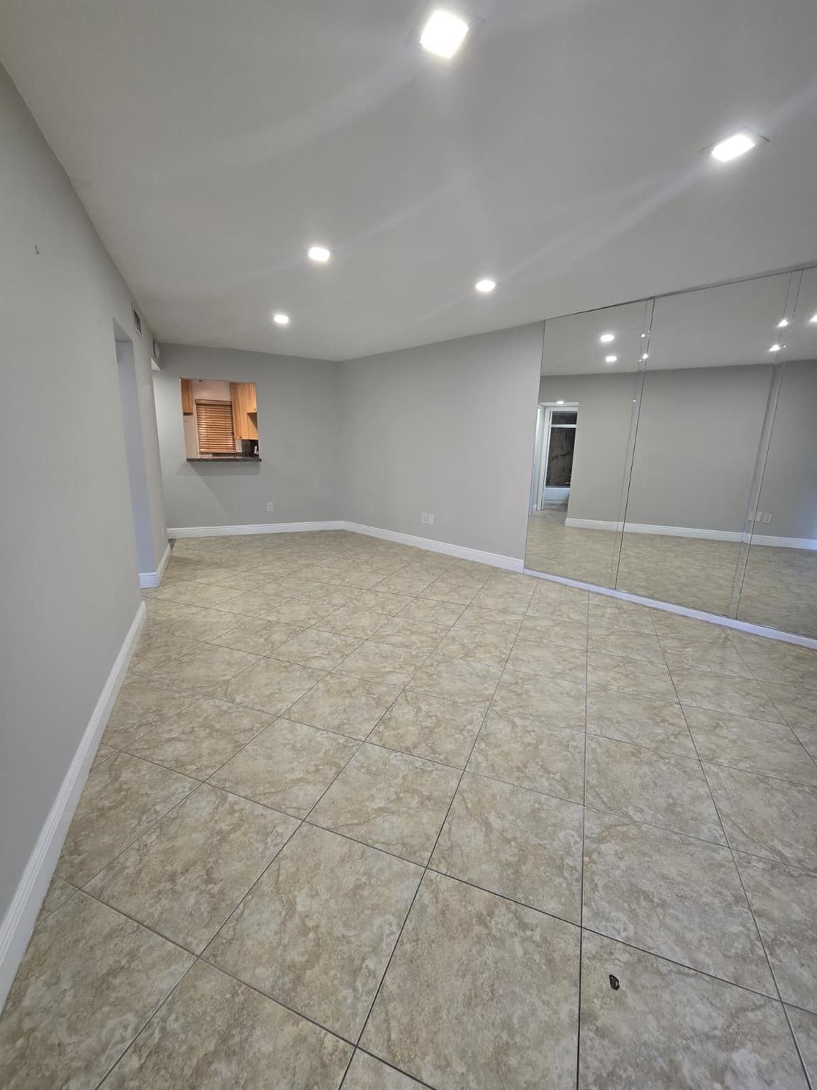 The Oaks Condo - Residential Lease