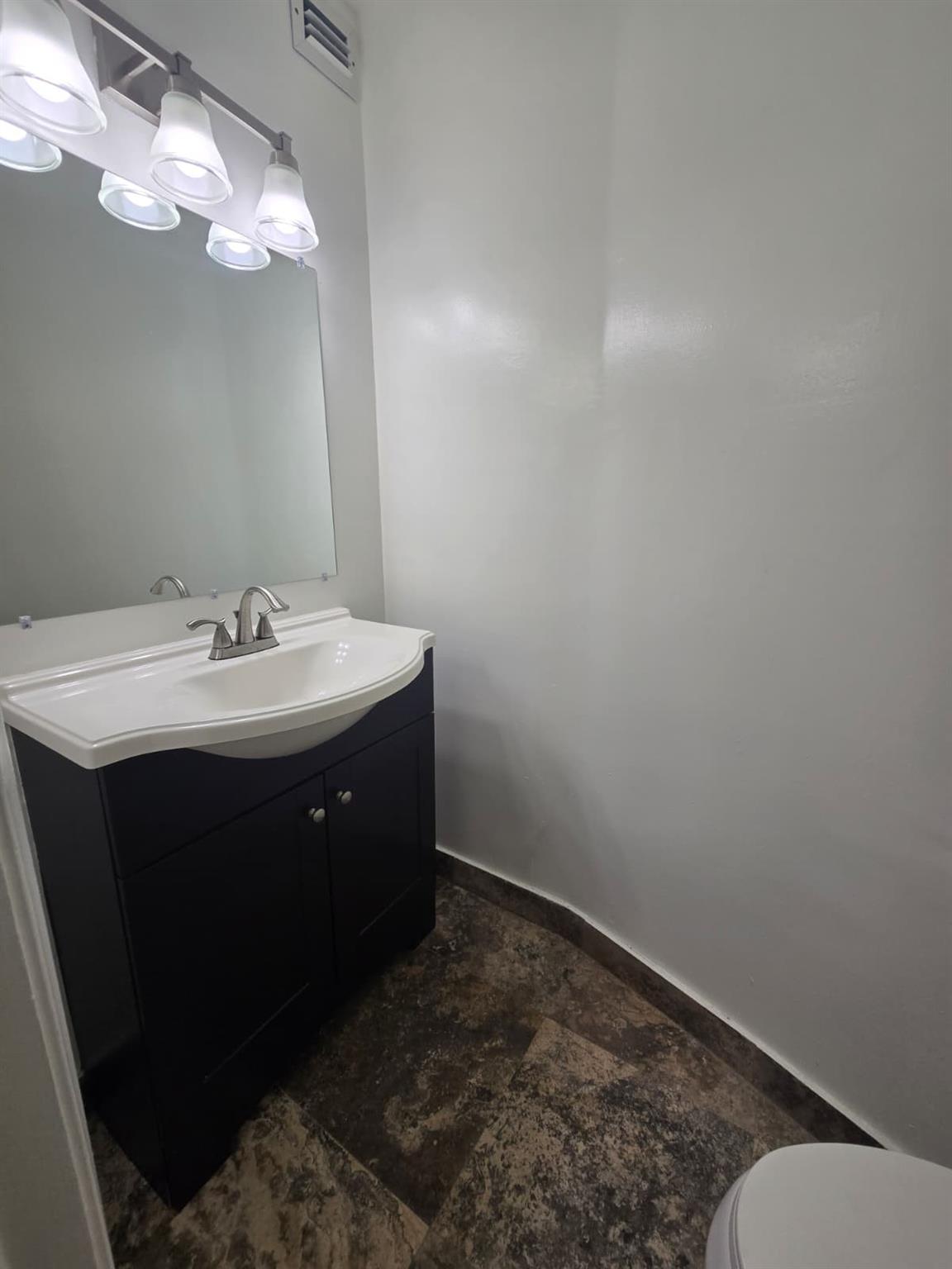 The Oaks Condo - Residential Lease