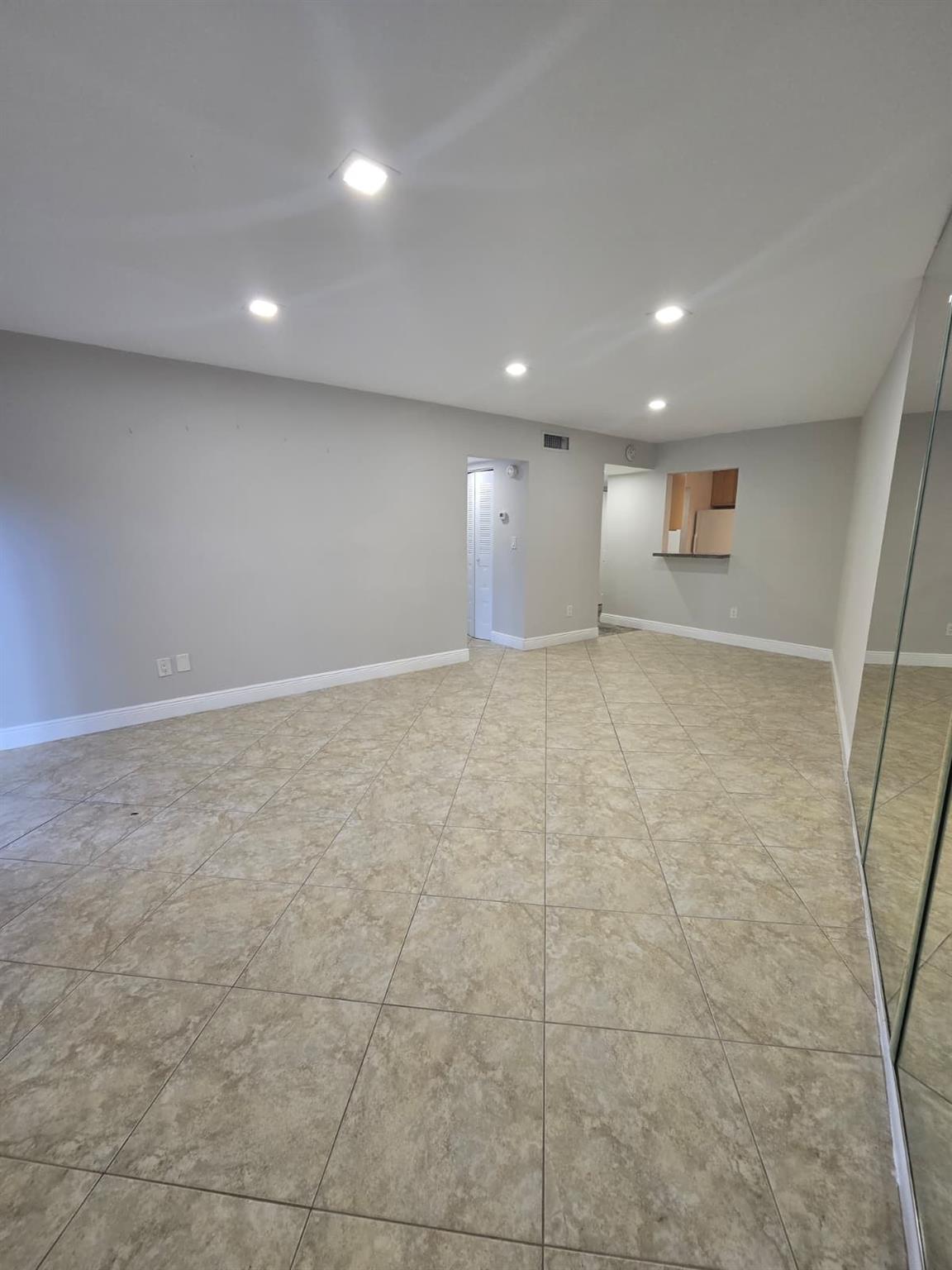 The Oaks Condo - Residential Lease