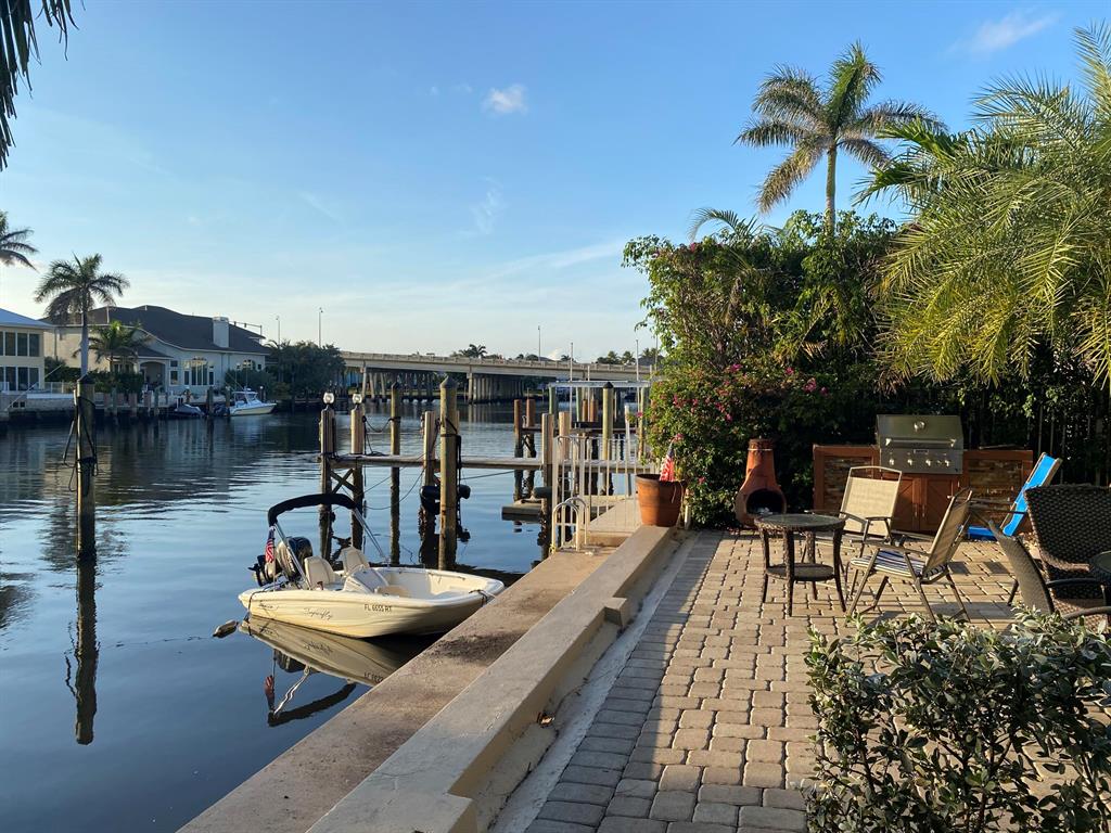 2nd Floor Eastern Delray Beach 1/1 Condo for Rent Located on A1A just 2 blocks from the Public Beach~ Annual Rental Only @ $1550 Monthly. No Pets, Smoking or Commercial Vehicles Allowed. One Parking Space and Guest Parking available.