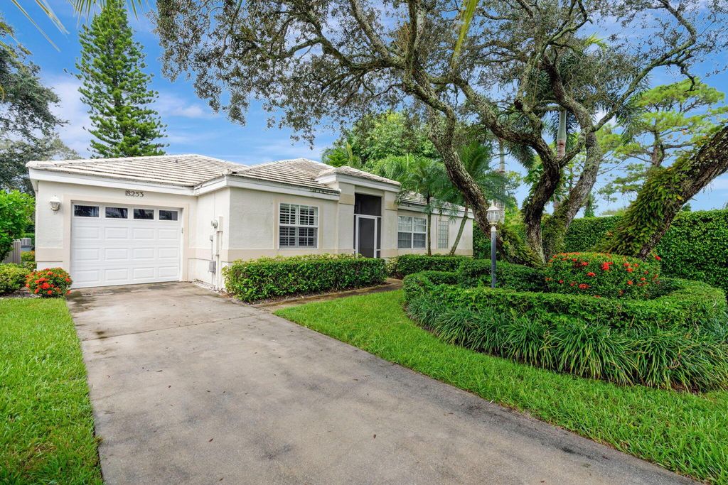 Photo of 18253 SE Fairview Circle, Jupiter, FL 33469 (MLS # R11027746)
