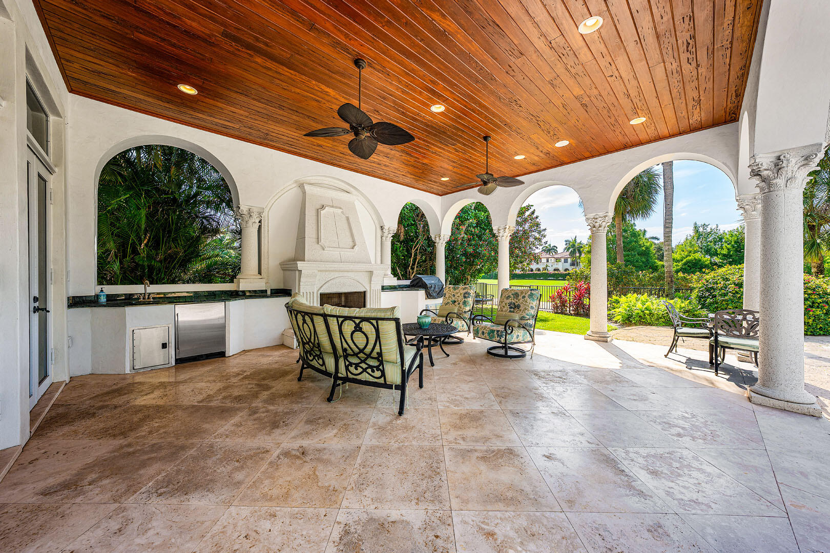 ROYAL PALM YACHT & COUNTRY CLUB - Residential