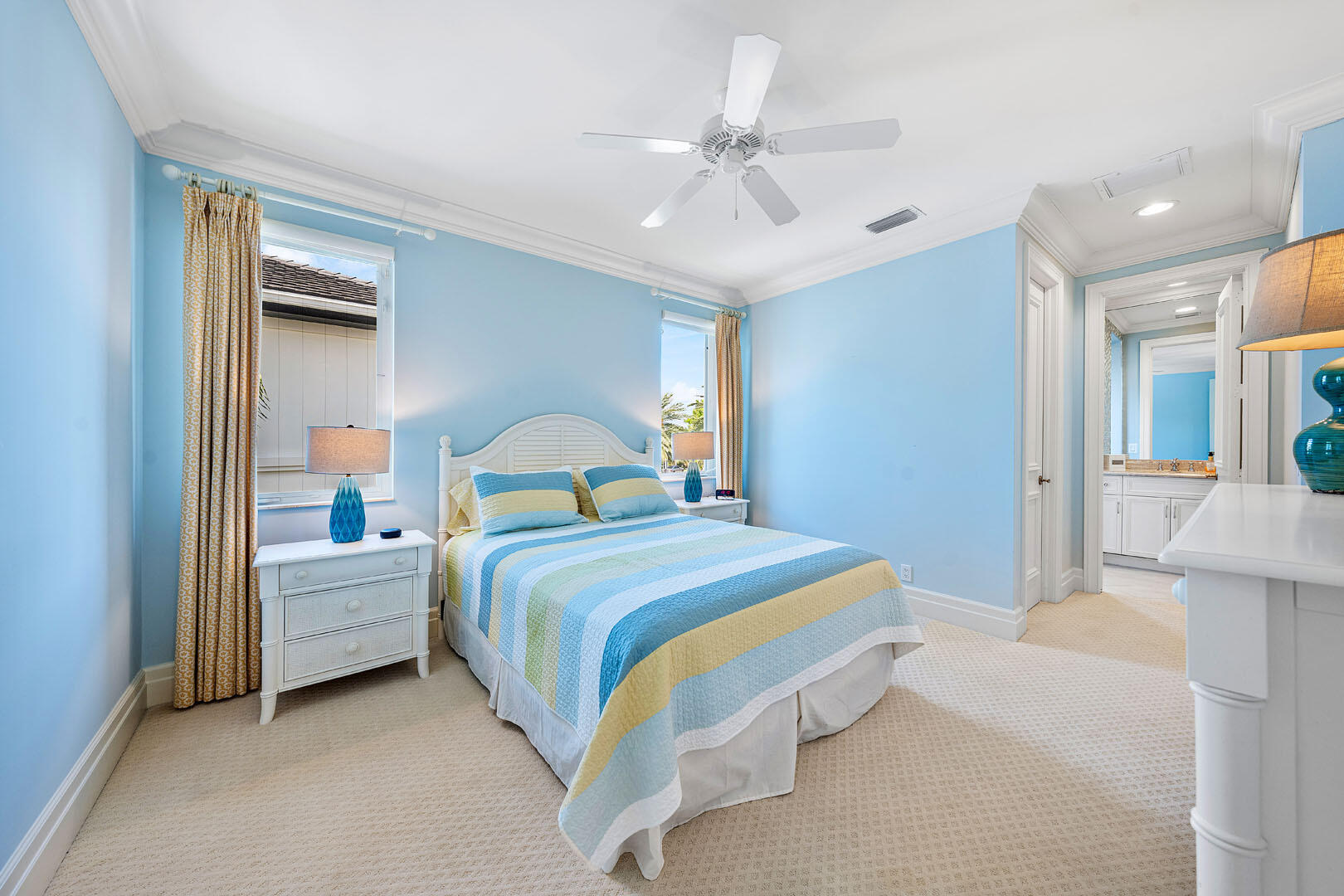 ROYAL PALM YACHT & COUNTRY CLUB - Residential