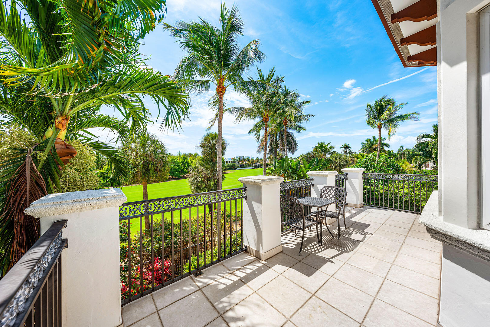 ROYAL PALM YACHT & COUNTRY CLUB - Residential