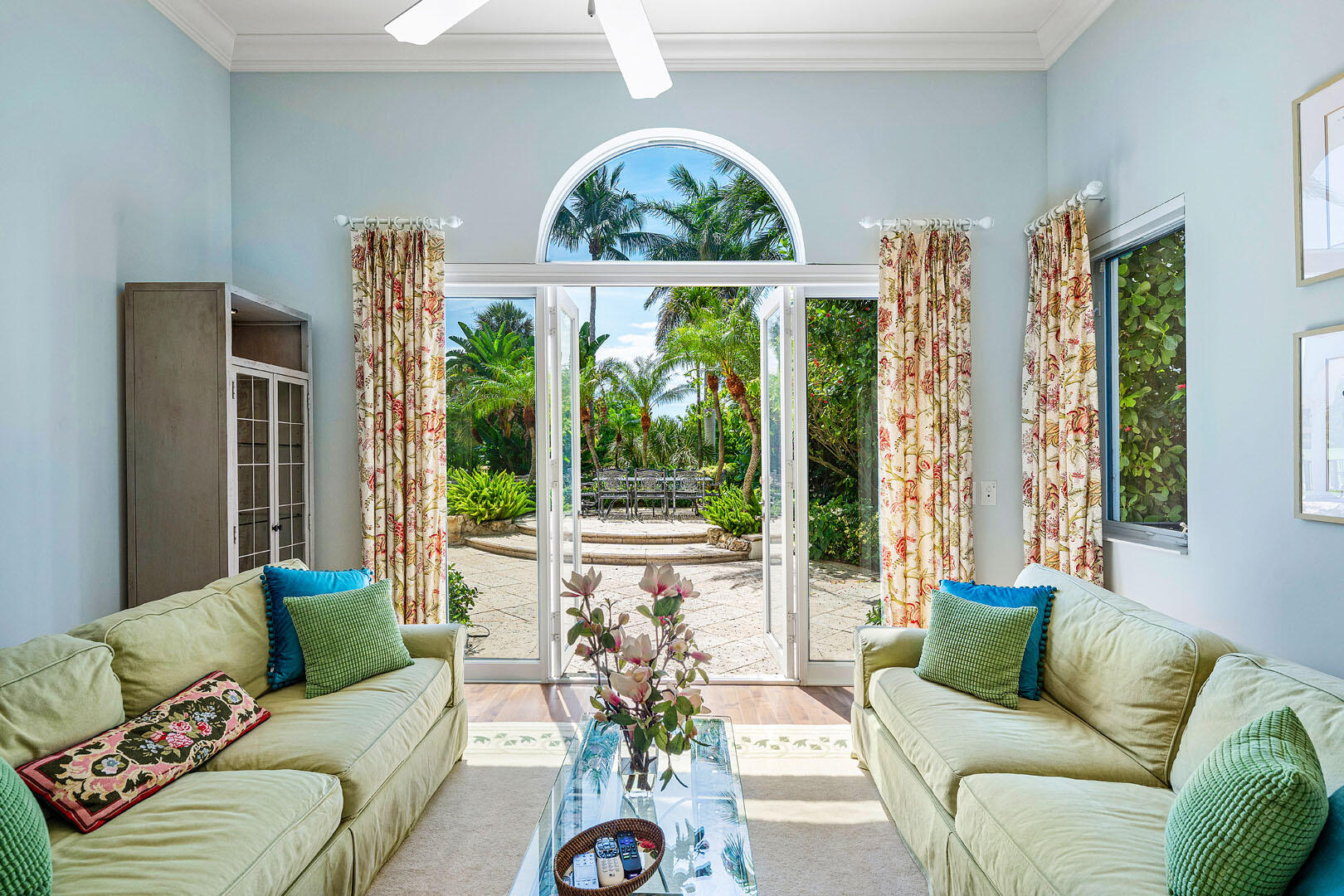 ROYAL PALM YACHT & COUNTRY CLUB - Residential
