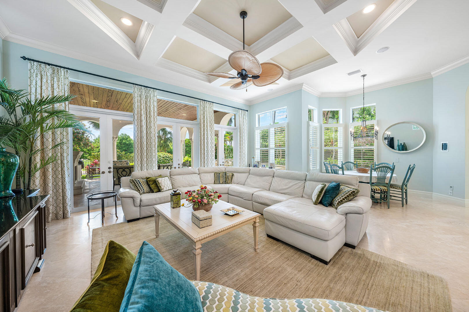 ROYAL PALM YACHT & COUNTRY CLUB - Residential