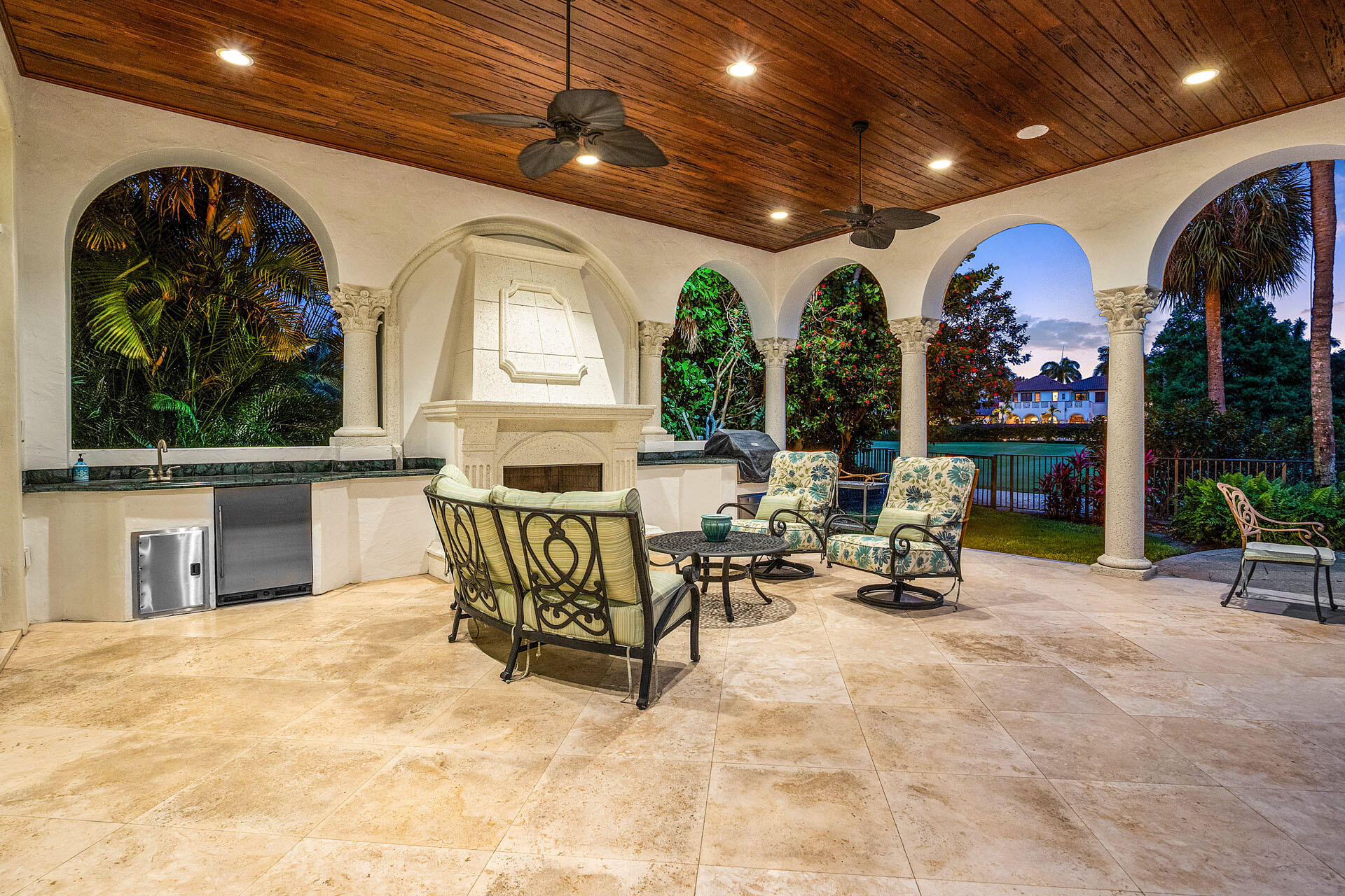 ROYAL PALM YACHT & COUNTRY CLUB - Residential