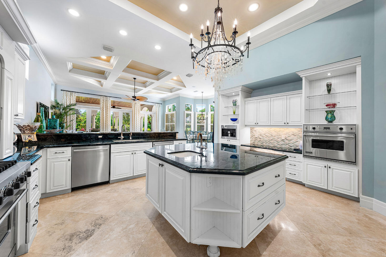 ROYAL PALM YACHT & COUNTRY CLUB - Residential