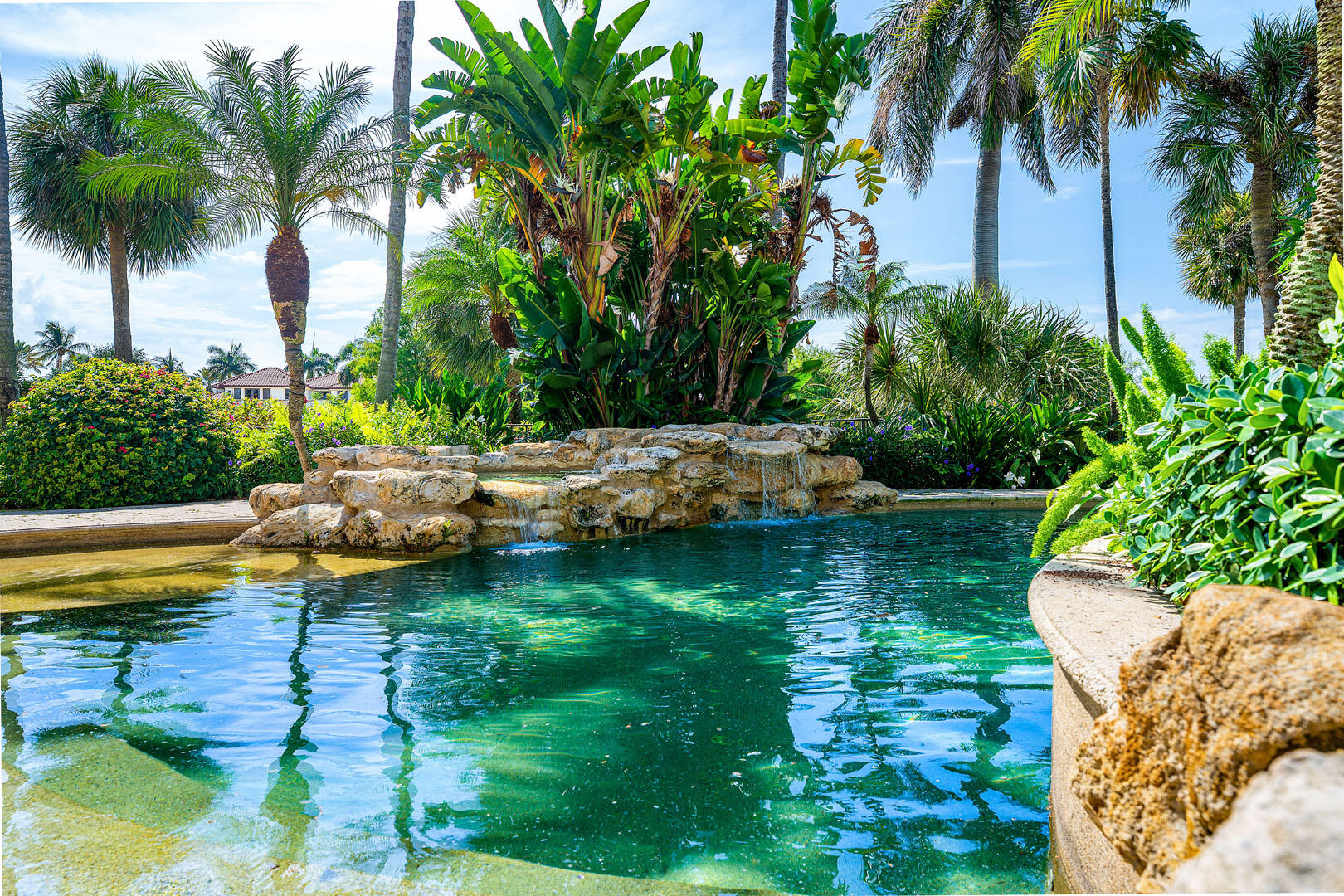 ROYAL PALM YACHT & COUNTRY CLUB - Residential