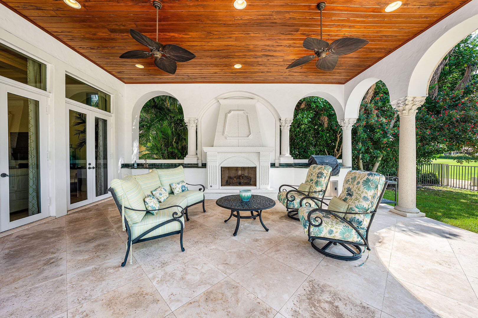 ROYAL PALM YACHT & COUNTRY CLUB - Residential