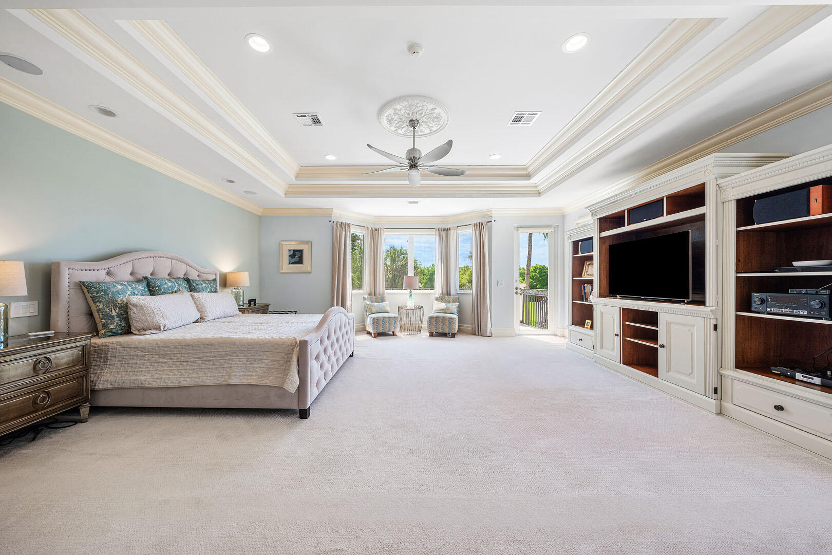 ROYAL PALM YACHT & COUNTRY CLUB - Residential