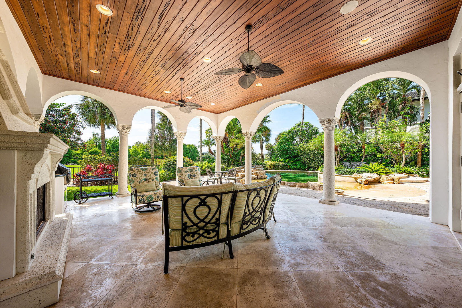 ROYAL PALM YACHT & COUNTRY CLUB - Residential
