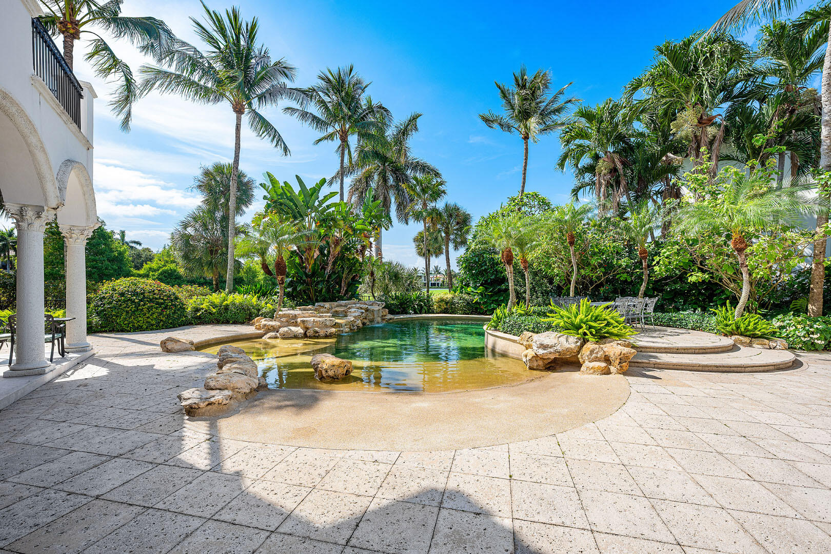 ROYAL PALM YACHT & COUNTRY CLUB - Residential