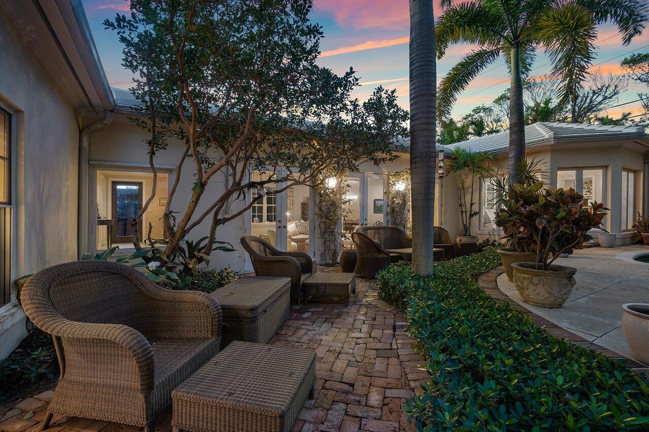 JAMAICA LANE IN - Residential