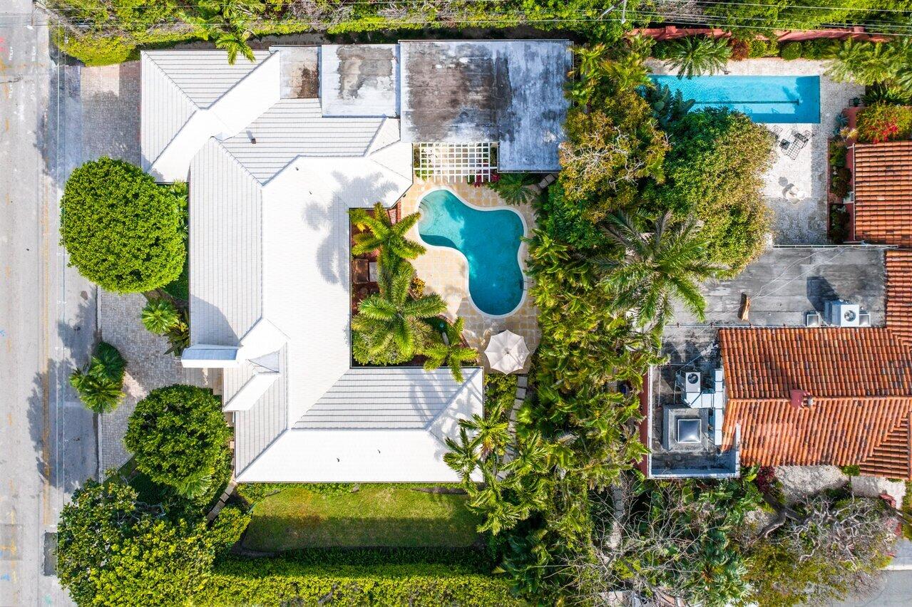 JAMAICA LANE IN - Residential