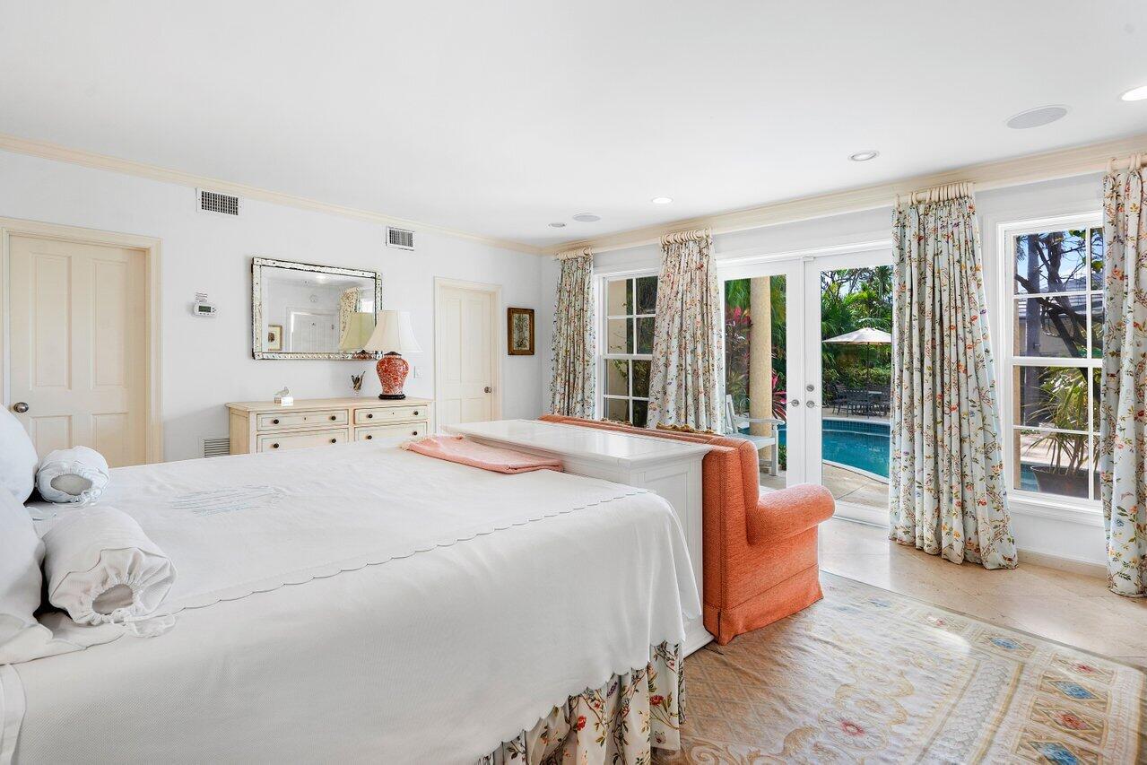 JAMAICA LANE IN - Residential