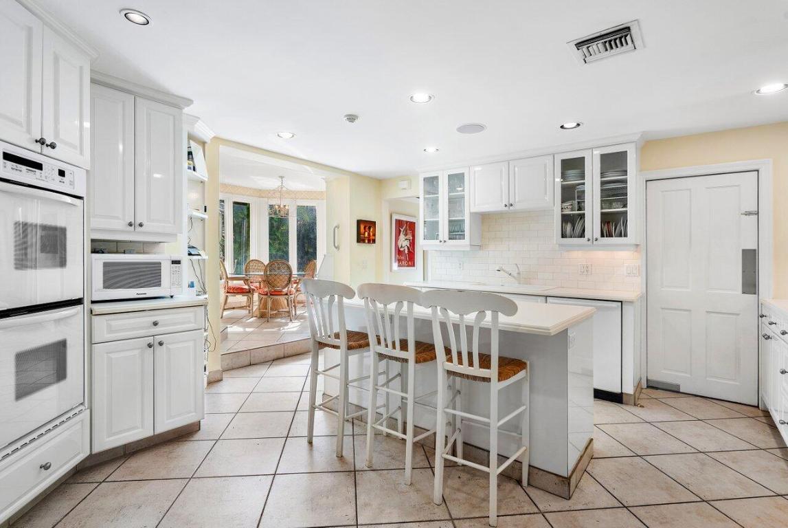 JAMAICA LANE IN - Residential