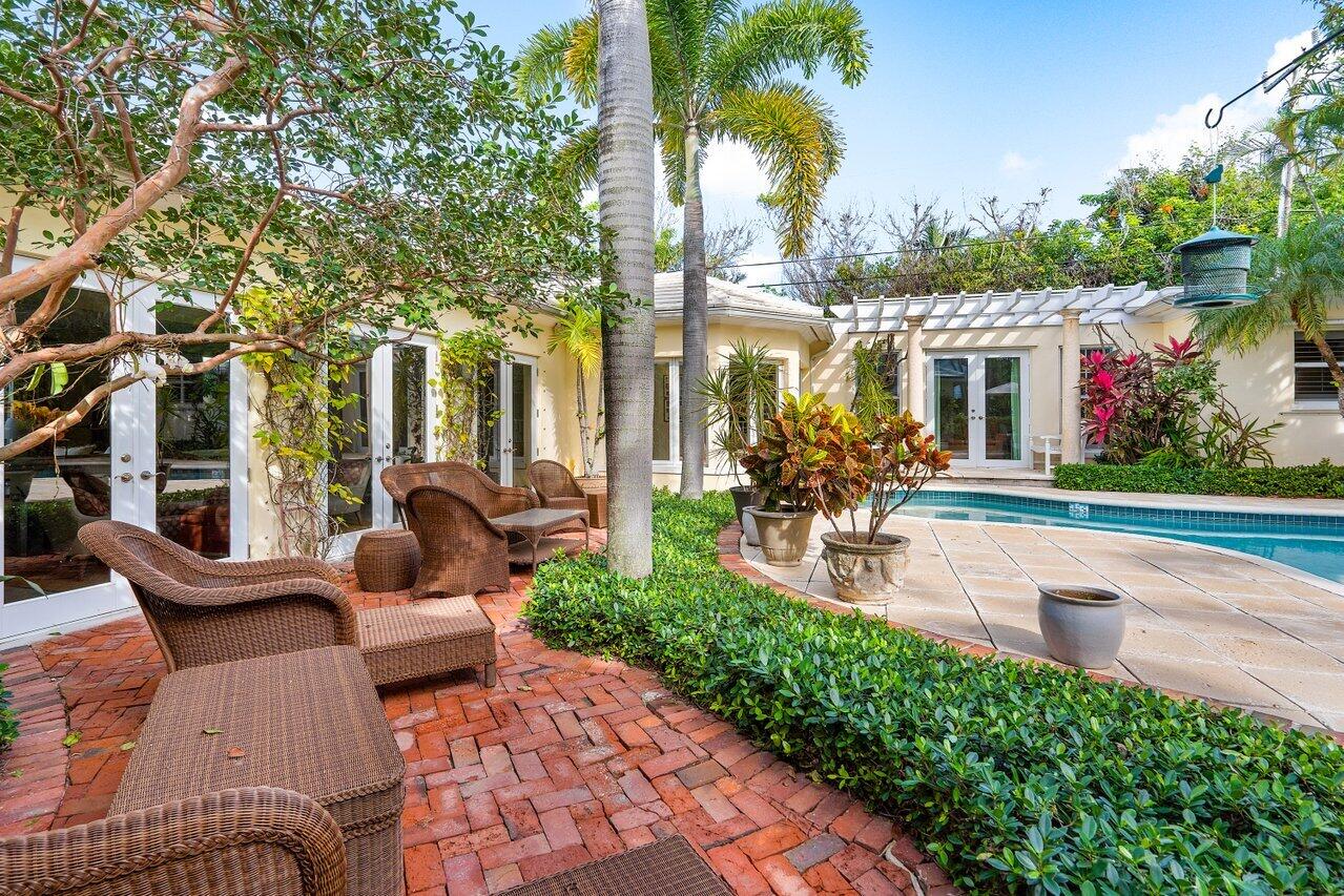 JAMAICA LANE IN - Residential