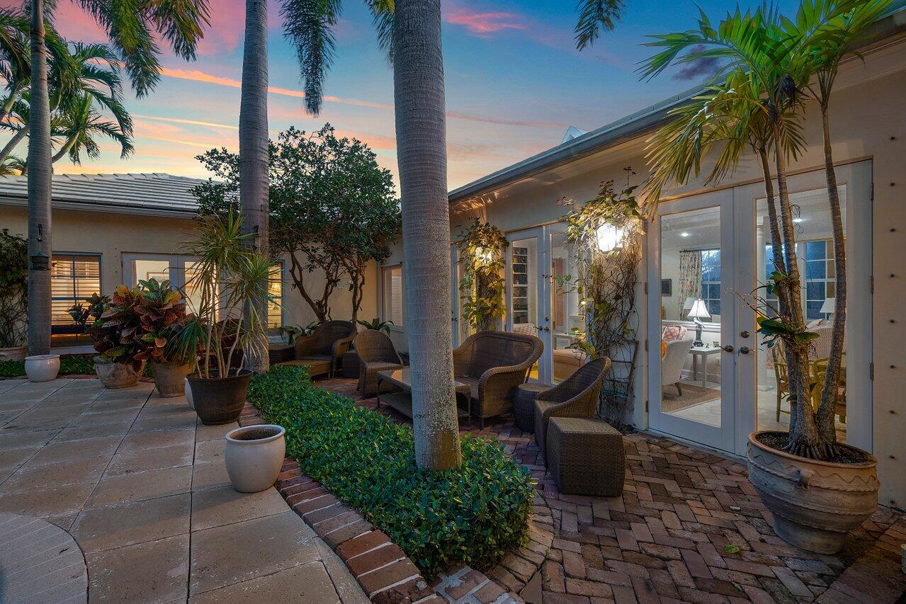 JAMAICA LANE IN - Residential