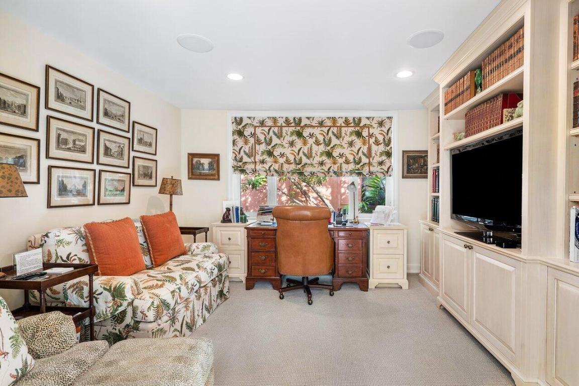 JAMAICA LANE IN - Residential