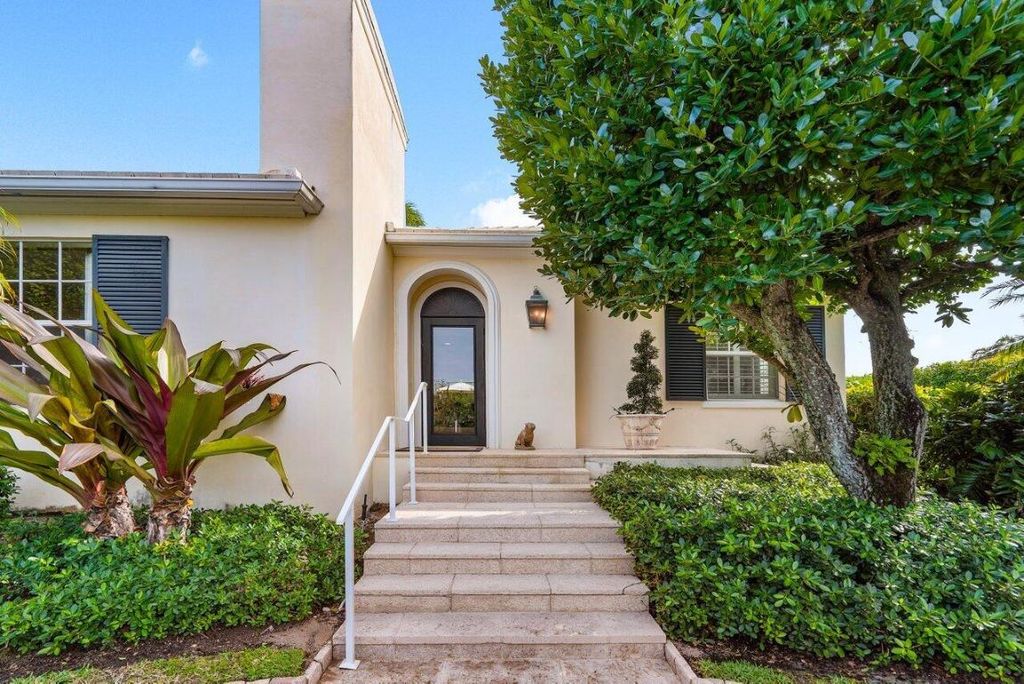 Photo of 937 N Lake Way, Palm Beach, FL 33480 (MLS # R10960043)