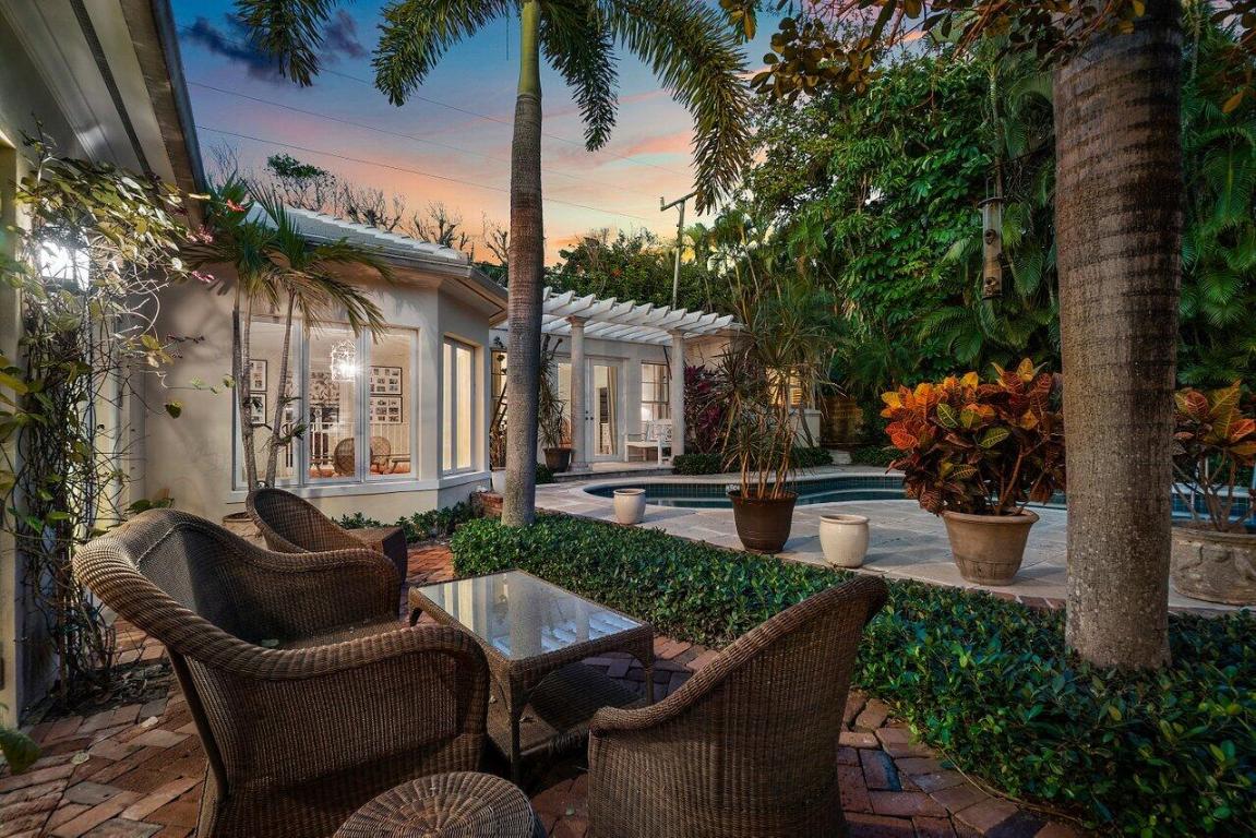 JAMAICA LANE IN - Residential