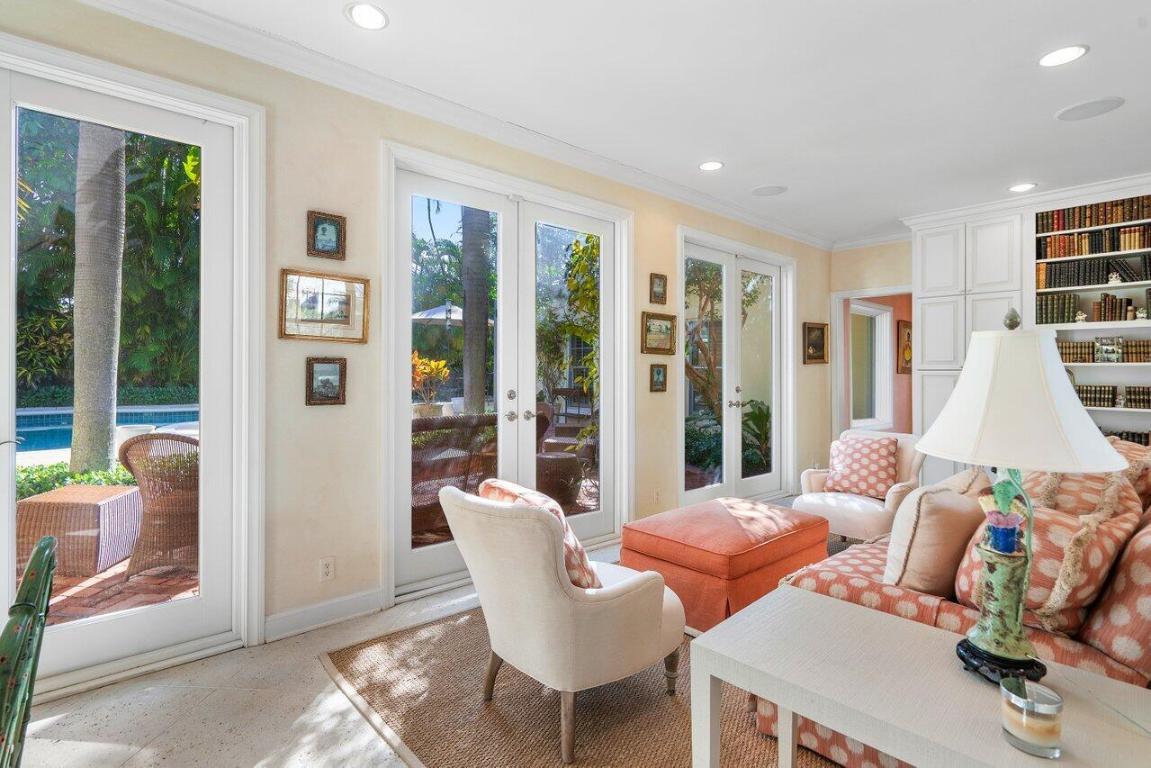 JAMAICA LANE IN - Residential