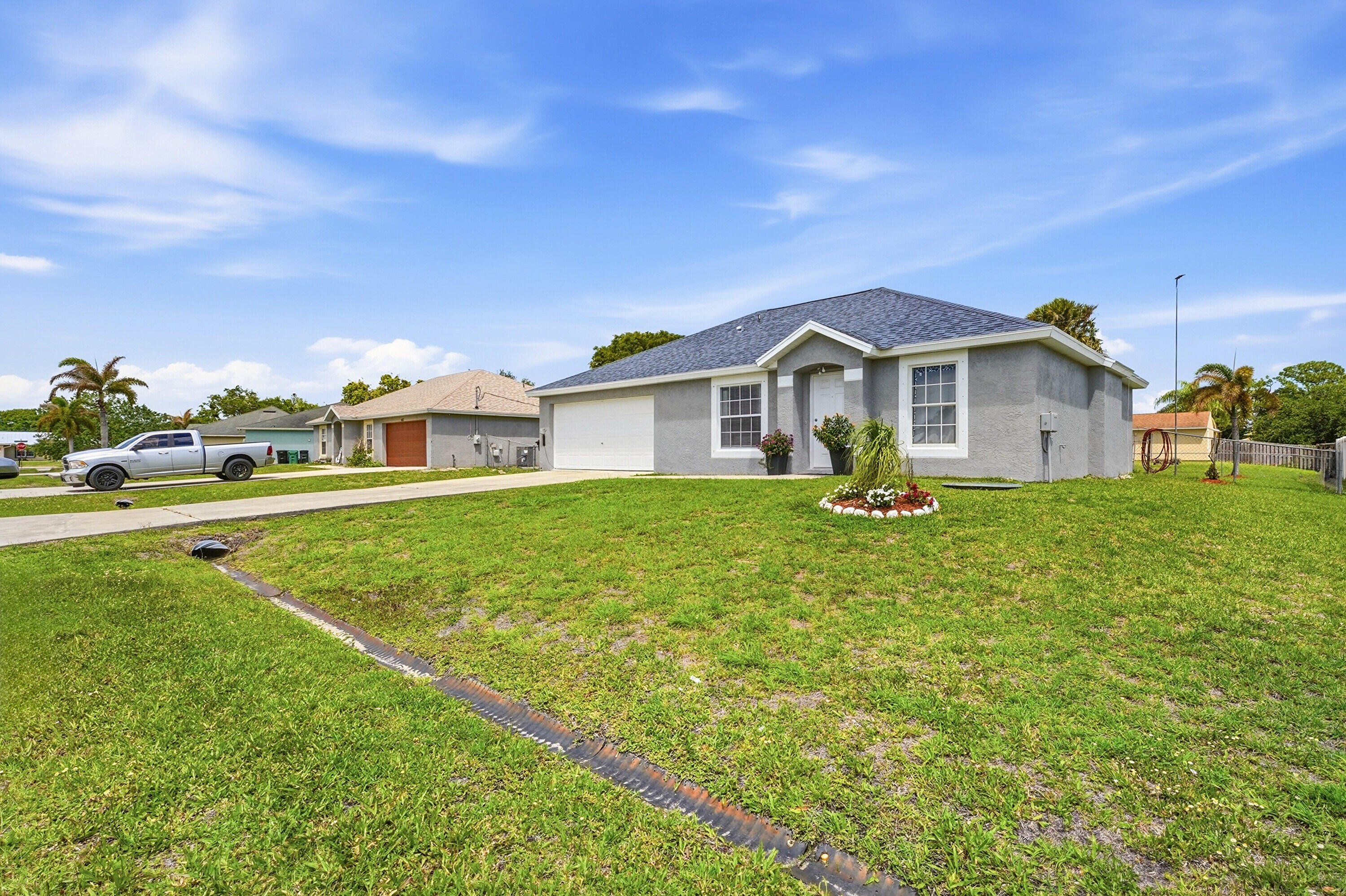 461 SW Exmore Avenue