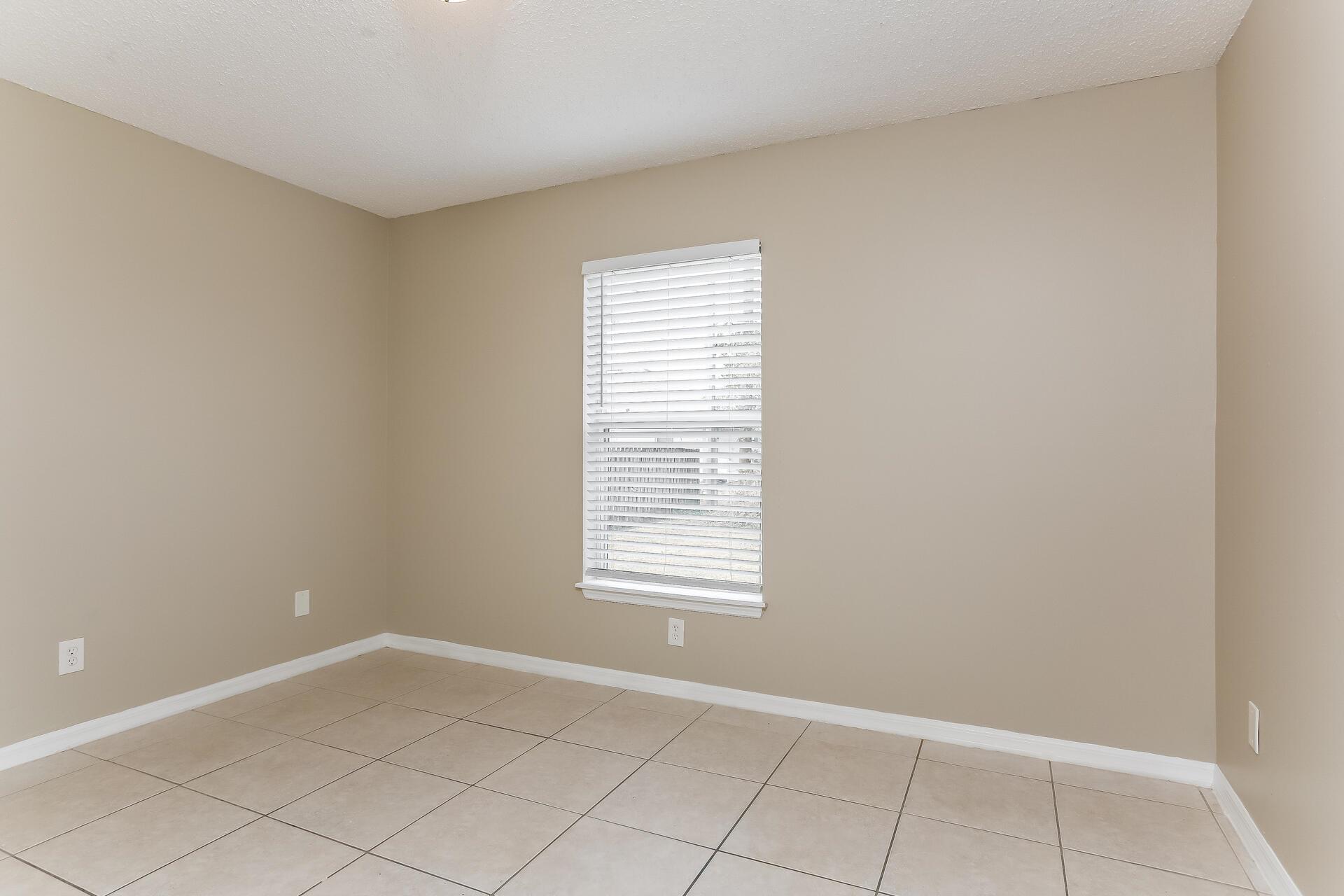 PORT ST LUCIE SECTION 19 - Residential Lease