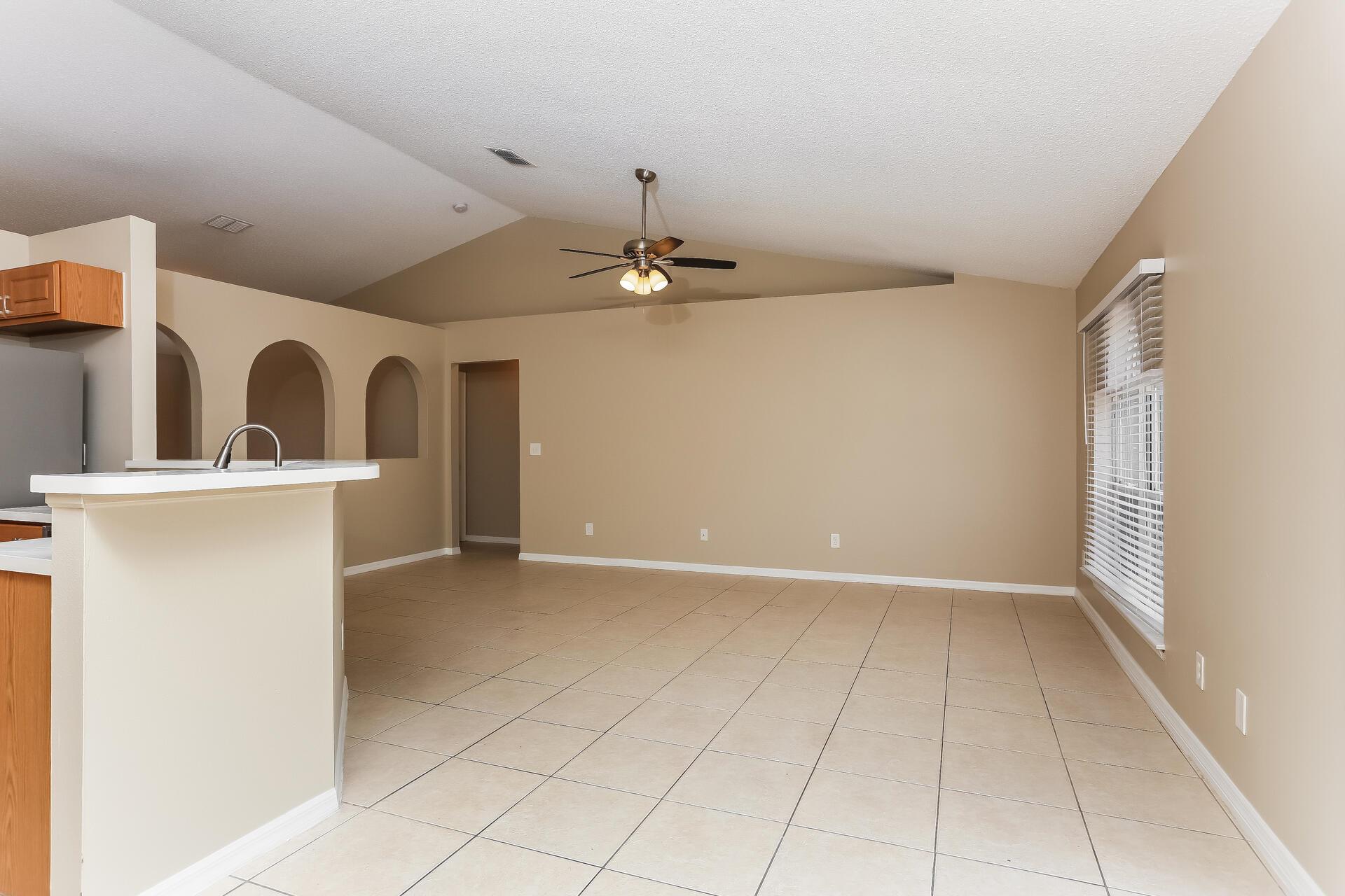 PORT ST LUCIE SECTION 19 - Residential Lease