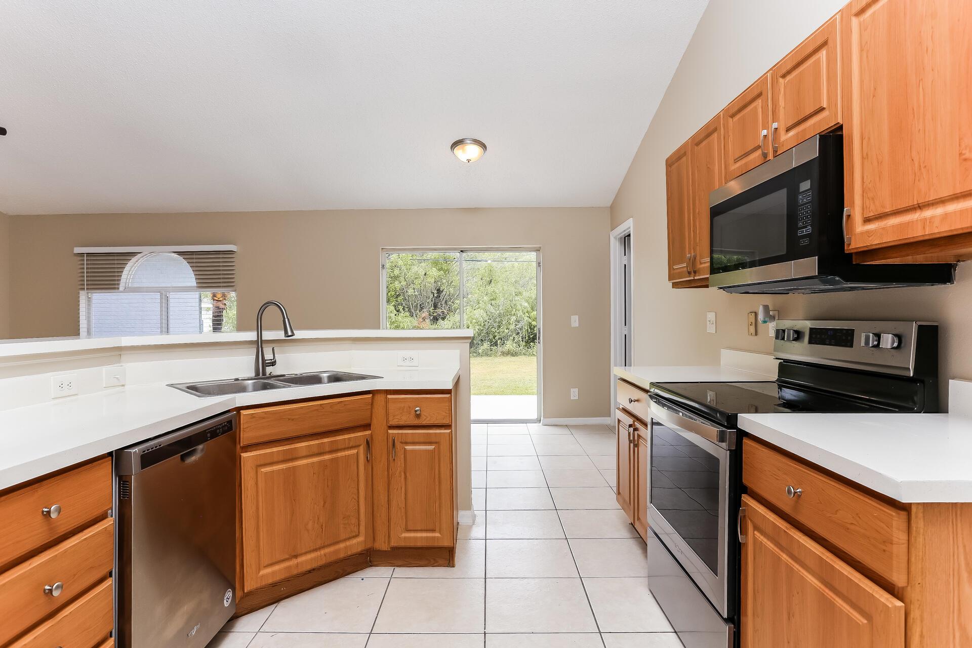 PORT ST LUCIE SECTION 19 - Residential Lease