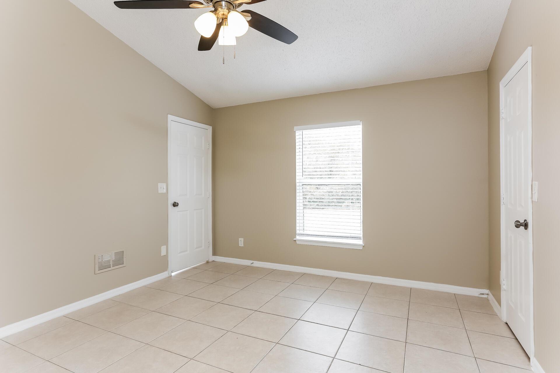 PORT ST LUCIE SECTION 19 - Residential Lease