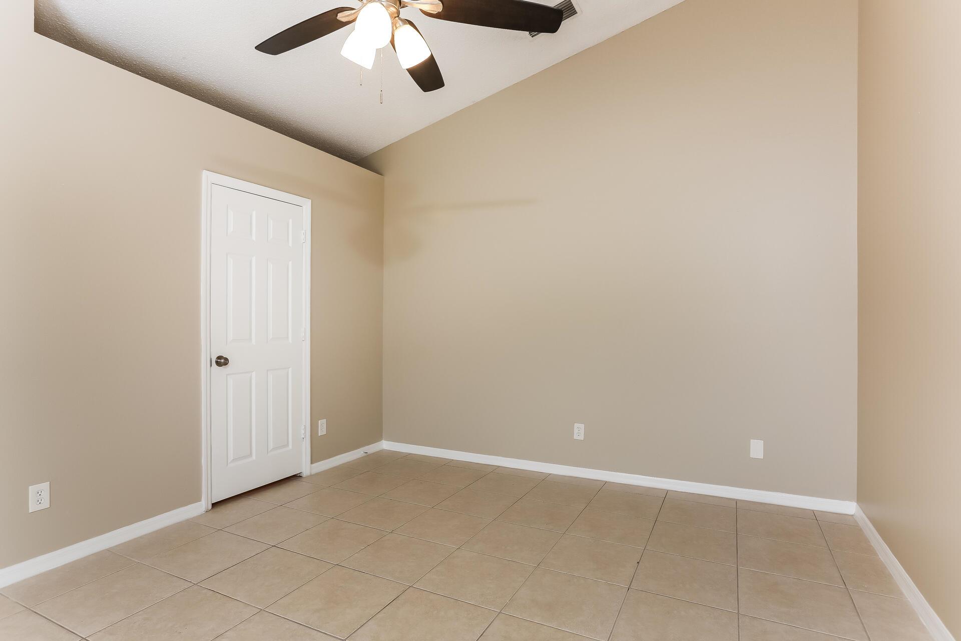 PORT ST LUCIE SECTION 19 - Residential Lease