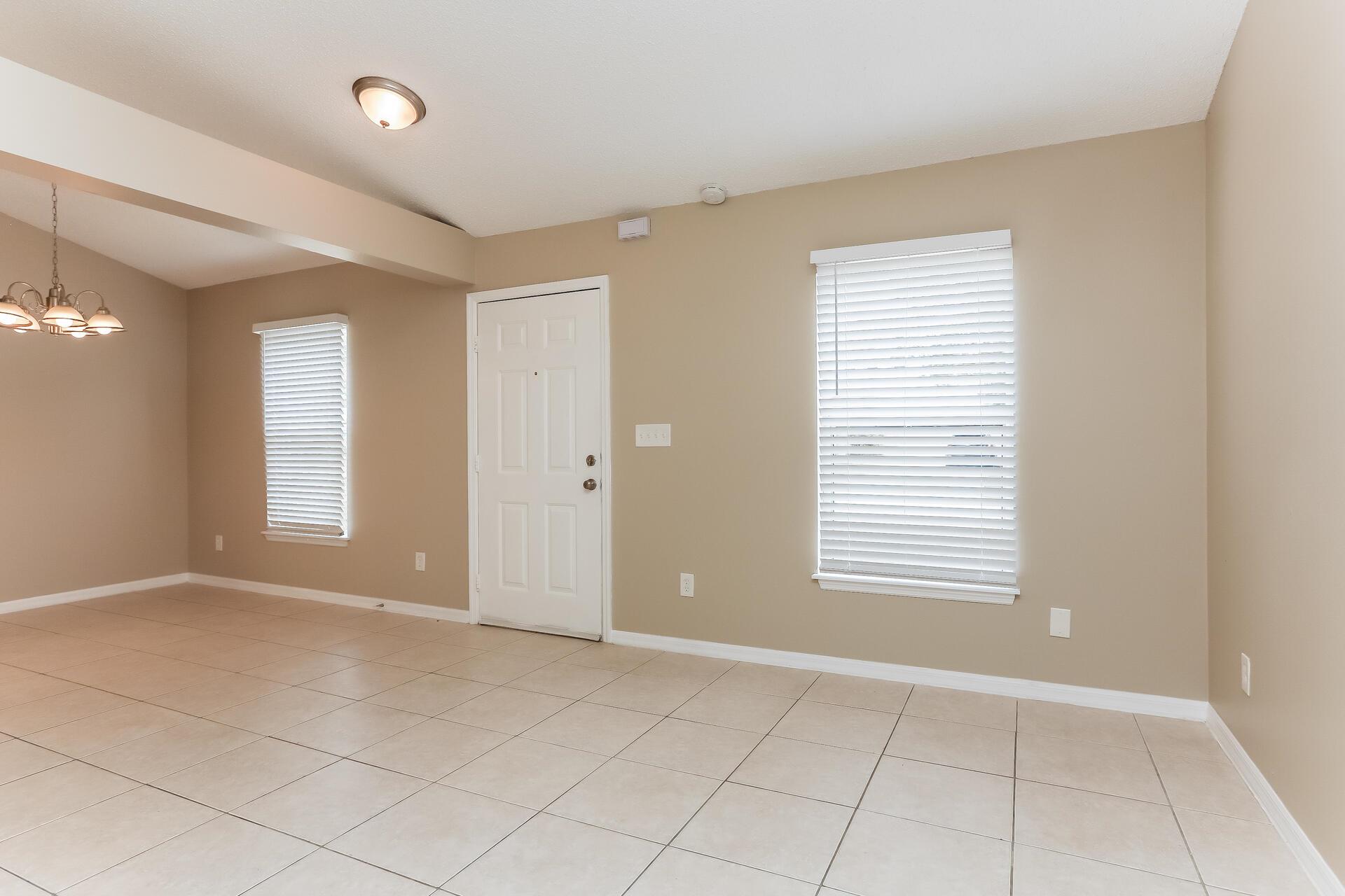 PORT ST LUCIE SECTION 19 - Residential Lease