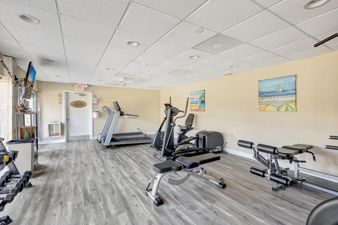 ISLAND CREST CONDOMINIUM - Residential