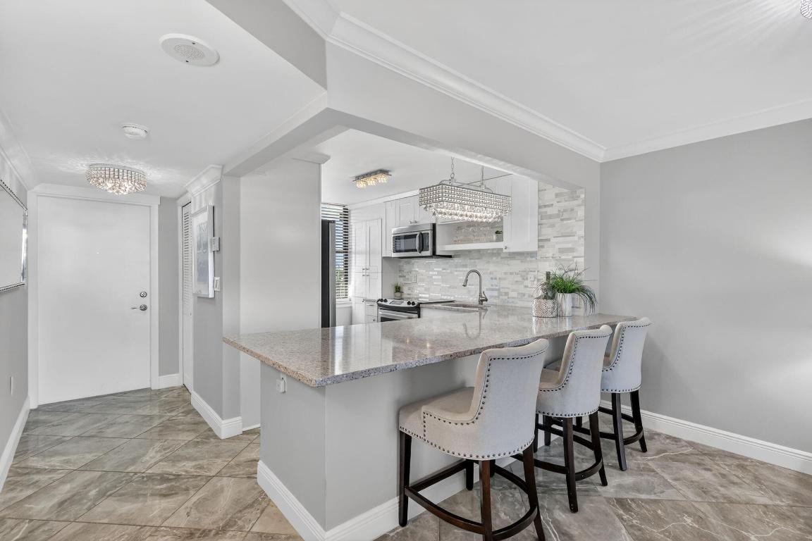 ISLAND CREST CONDOMINIUM - Residential