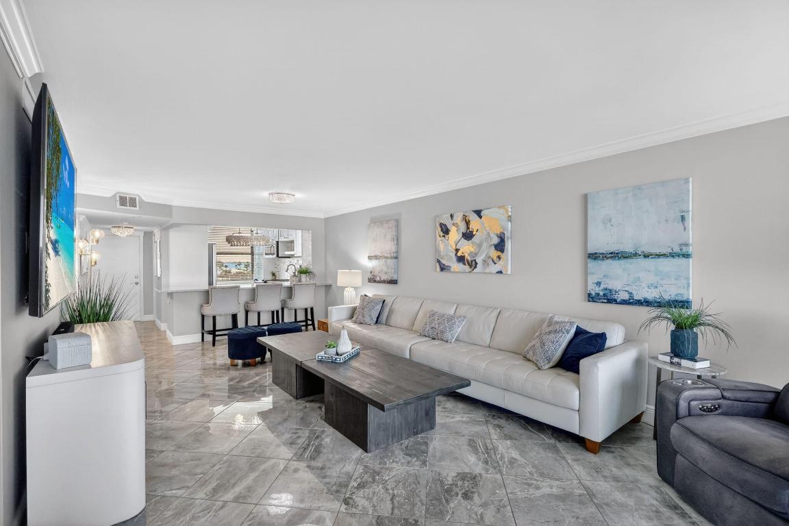 ISLAND CREST CONDOMINIUM - Residential