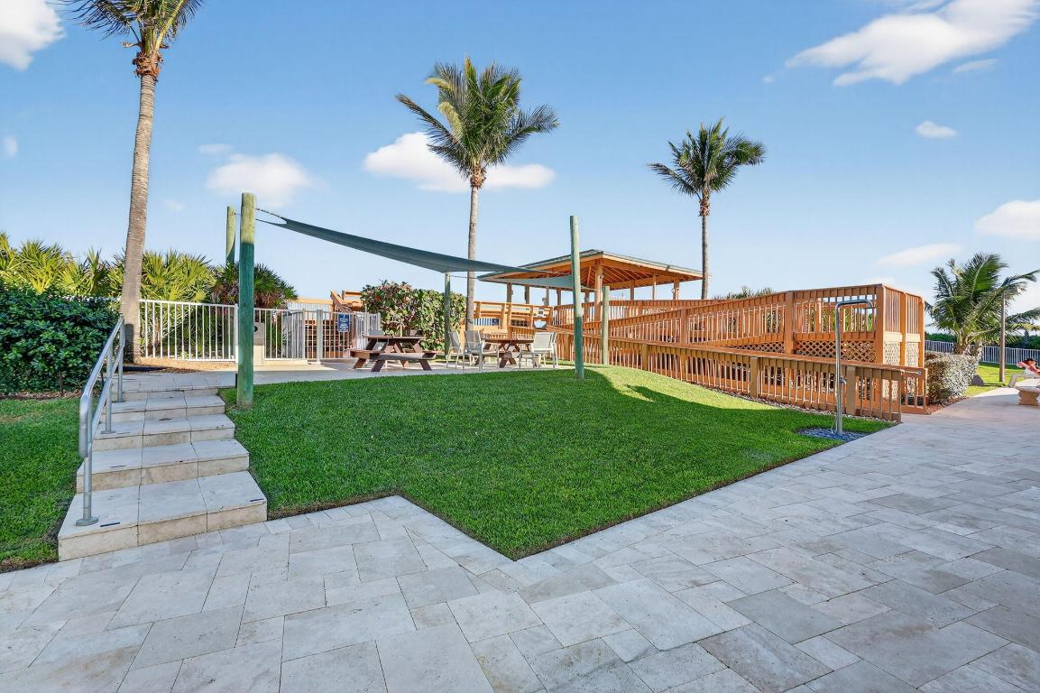 ISLAND CREST CONDOMINIUM - Residential