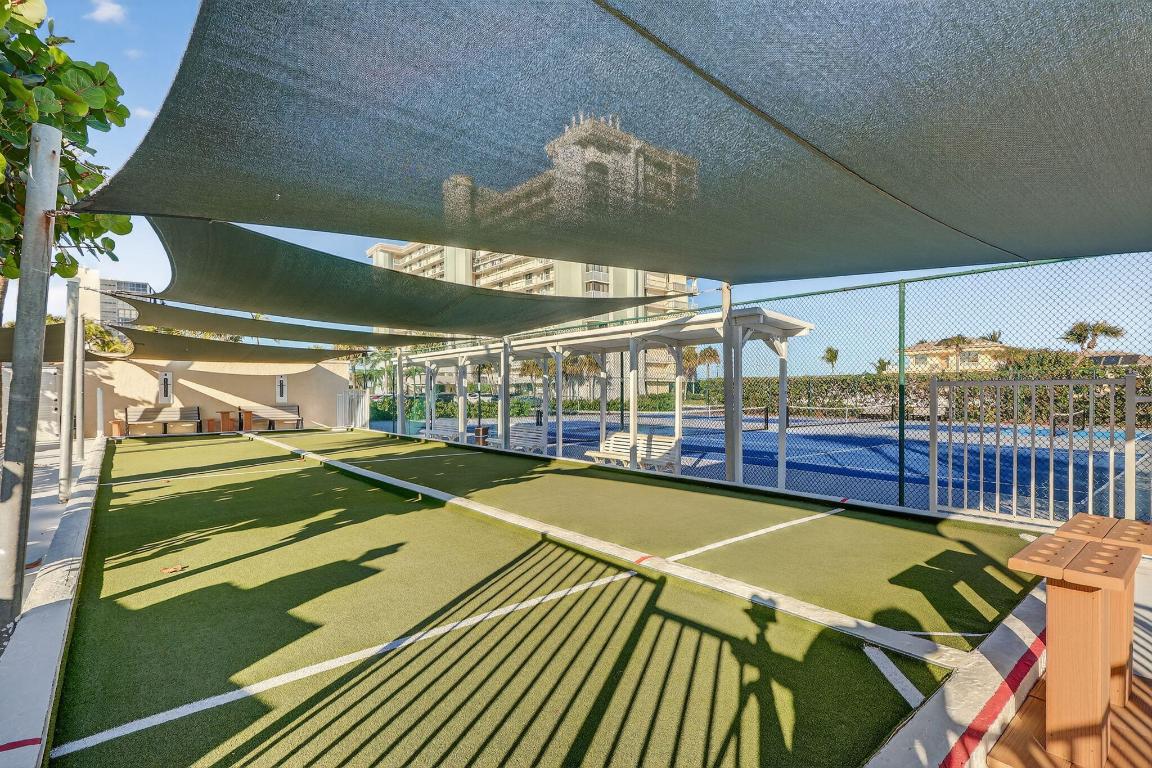 ISLAND CREST CONDOMINIUM - Residential