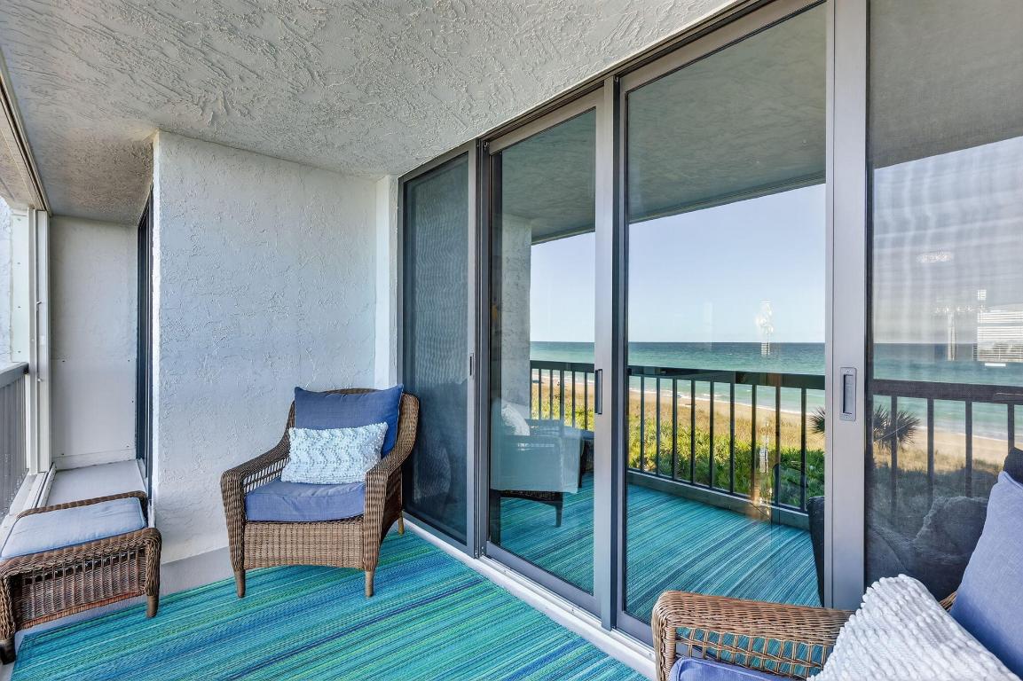 ISLAND CREST CONDOMINIUM - Residential