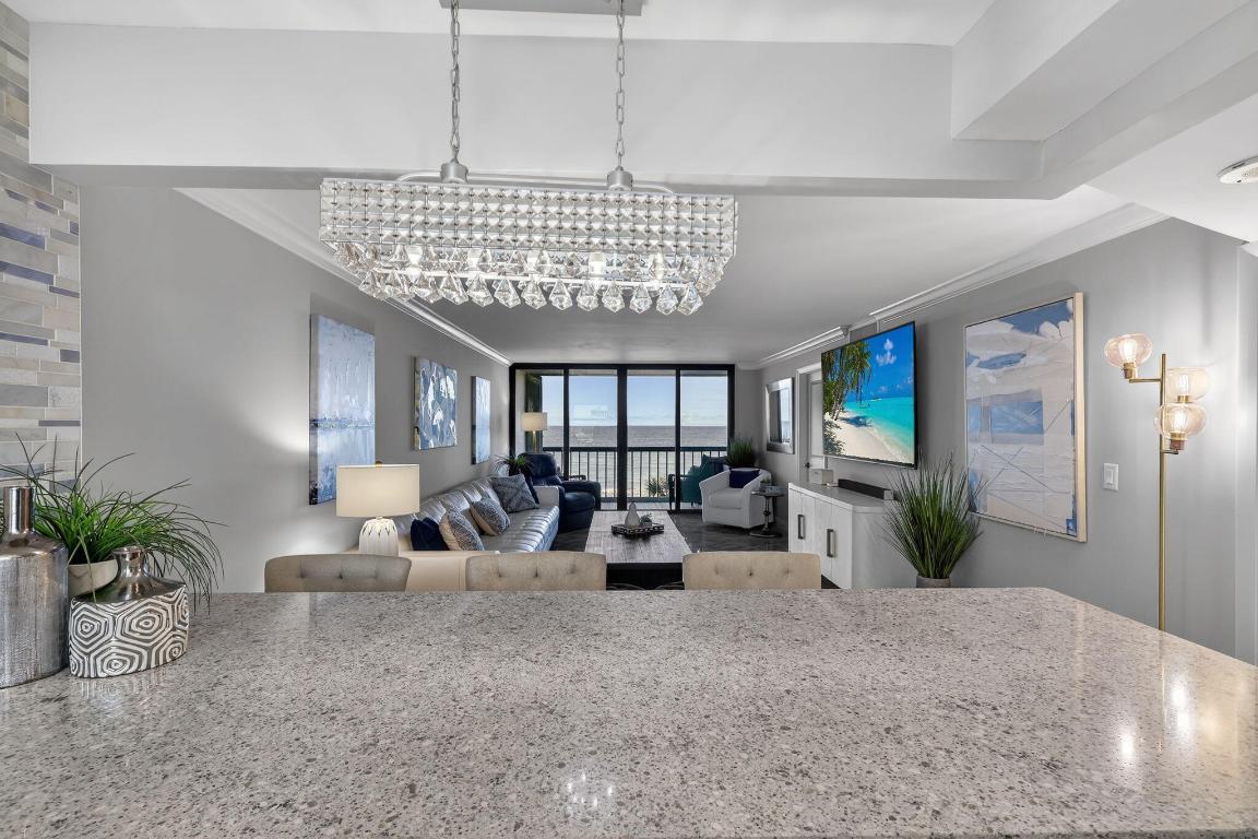 ISLAND CREST CONDOMINIUM - Residential