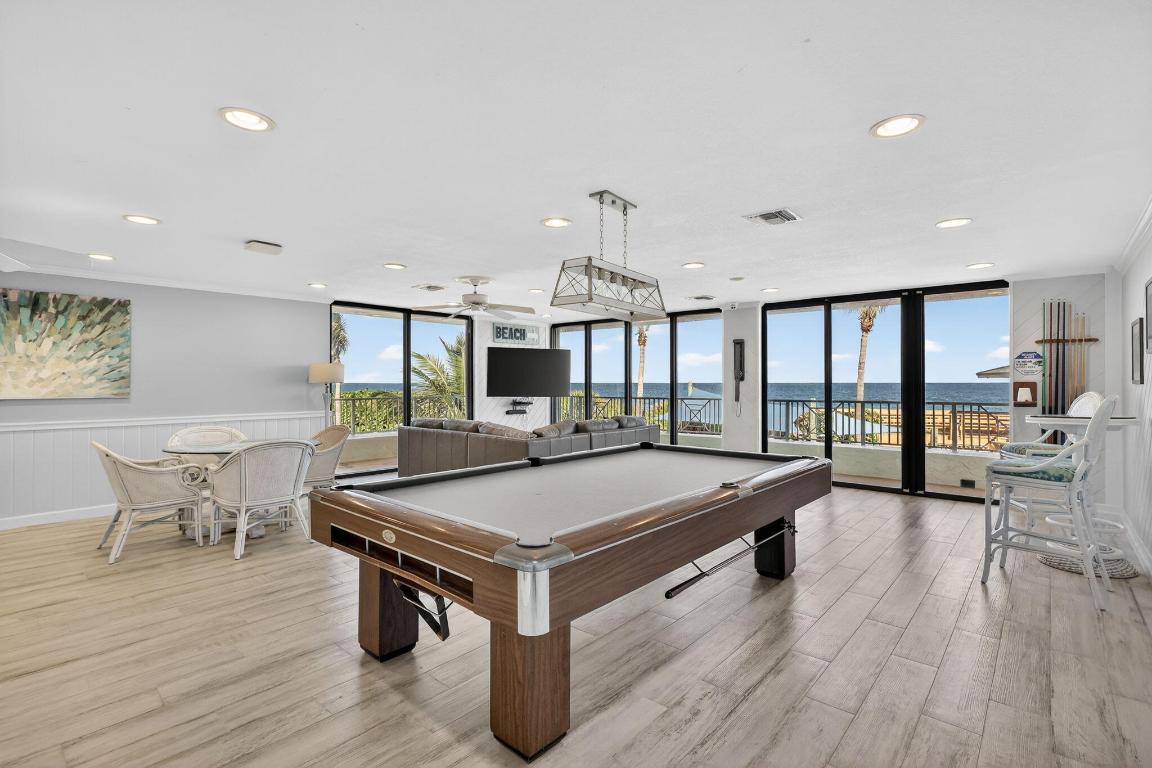 ISLAND CREST CONDOMINIUM - Residential